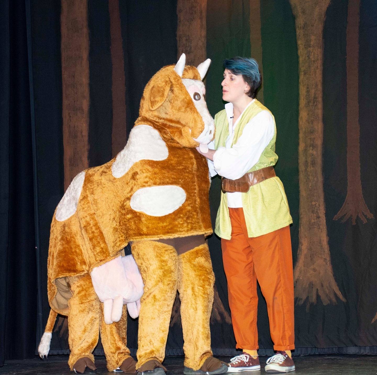 Which three company members are in this photo?
G'wan, have a punt. Answers in the comments section please!
#doubletrouble #twofortwo #dec16th #panto #panto4lyf
#mycommunity #communitytheatre #woods #aboyandacow #pantomime #upstagetheatre #pantocow #pantomimecow #behind #infront
#essex #britishpanto #tripplethreat #jokes #laughs