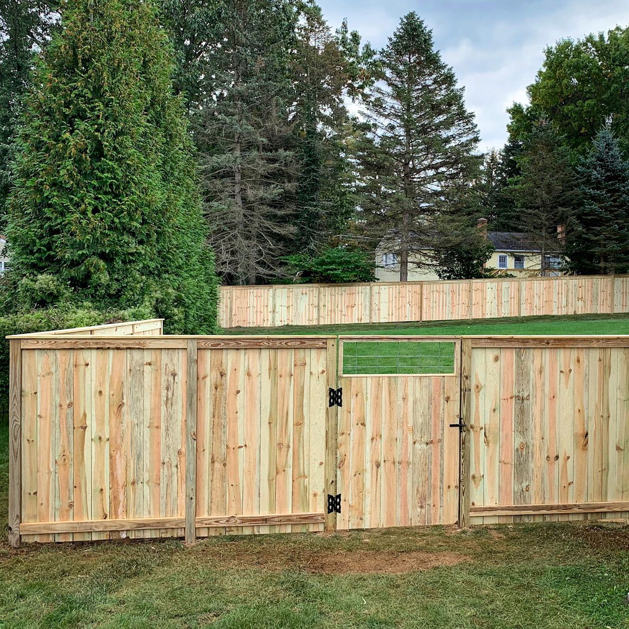 A custom cedar fence provides privacy and beauty!
#fence #fencedesign #woodfence #cedar #carpentry #privacy #statecollegepa #landscapedesign #yondermountain #conservation