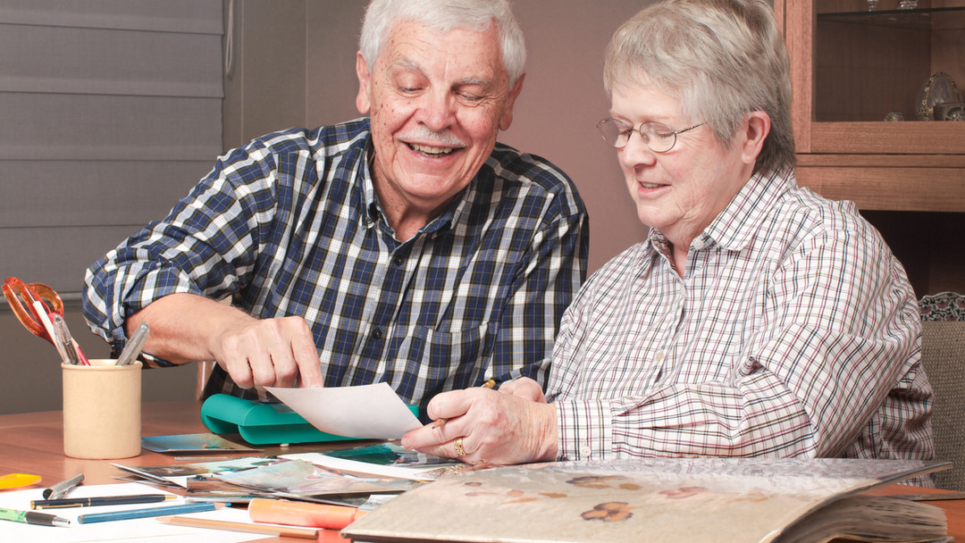 How do you show love? 💞 Understanding your love language can change the way you connect with your partner — physical affection, quality time, acts of service, words of affirmation, or receiving gifts. Read the full guide and take the test. Link in Bio #LoveLanguages #Couples #RelationshipAdvice #EmotionalConnection