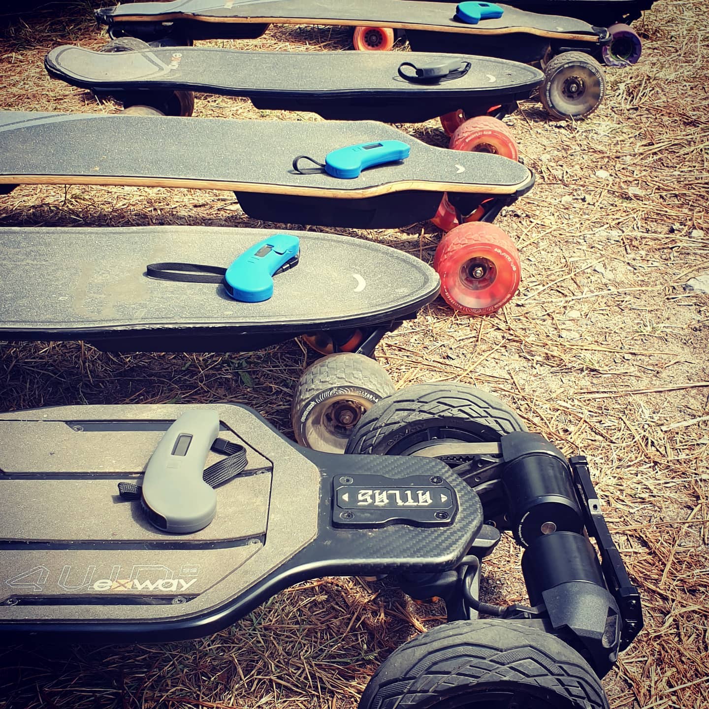 La saison se termine doucement mais on reste à votre disposition pour venir tester toute la gamme de skateboard électrique EXWAY.🛹⚡
.
#sk8 #esk8 #exwayboard #skatetest #molietsetmaa #vieuxboucau #Seignosse #funandride #landesatlantiquesud #ExwayFlex #EXWAYWAVE #exwayfrance #ExwayATLAS