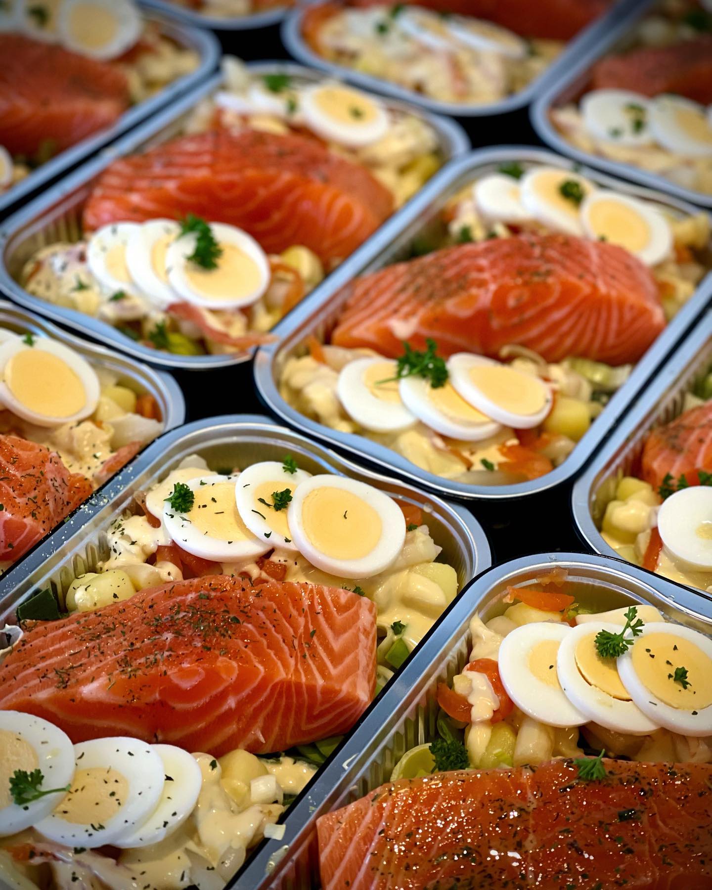 ZALM-ASPERGESCHOTELS ๐คฉ๐ฒ
Ze zijn er weer! Onze ovenschotel met zalm, asperge en krieltjes. Een volledige maaltijd voor รฉรฉn persoon. De favoriet van velen. ๐
Kom de schotel vandaag halen in Houten:
๐ De dikke boom ๐ฃ 08:30 - 18:30
๐ Castellum ๐ฃ 09:30 - 18:00
#asperges #zalm #zalmasperge #ovenschotel #aspergezalm