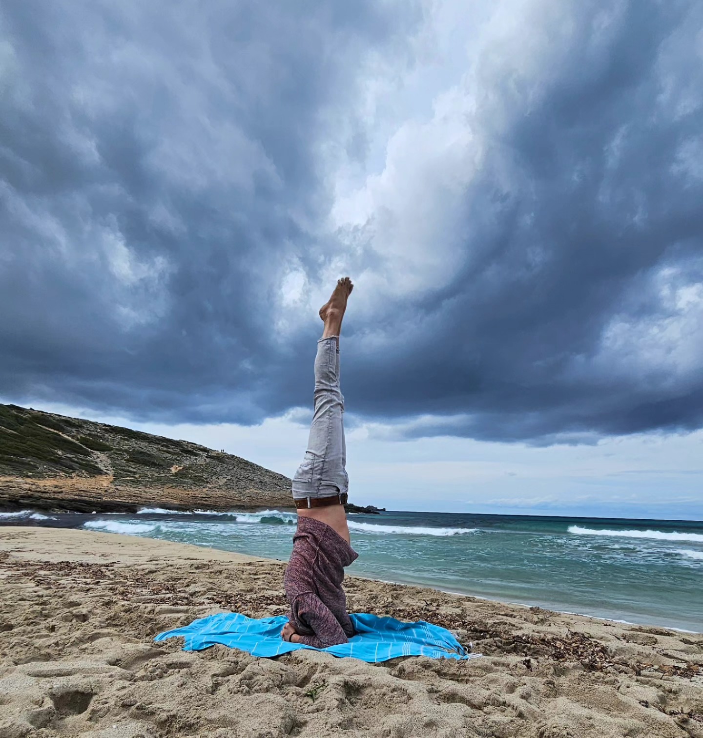 Einfach mal Spaß haben und Wolken teilen.
#yoga #hatha #hathayoga #ashtanga #ashtangayoga #ashtangalove #yogaliebe #mindful #mindfulness #yogateachwr #yogi #yogaboy #fitness #instafit #yogapic #yogapicture #asana #yogaposition #iinstafit #fitness #instayoga #yogaeveryday #yogaeverywhere #yogaferien #yogaaufmallorca #yogaasana #yogadeutschland #yogaretreat #retreat