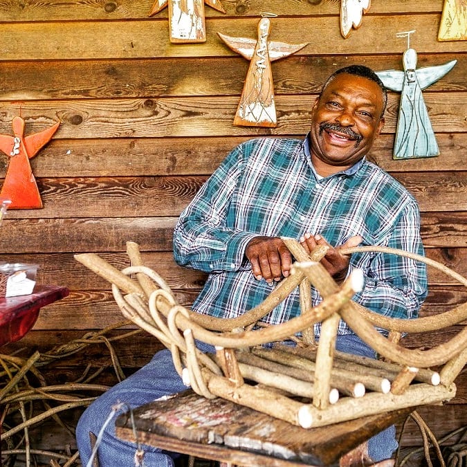 Building baskets, twisting vines, the sound of the saw humming......AHHHHH yes, LIFE IS GOOOOD!!