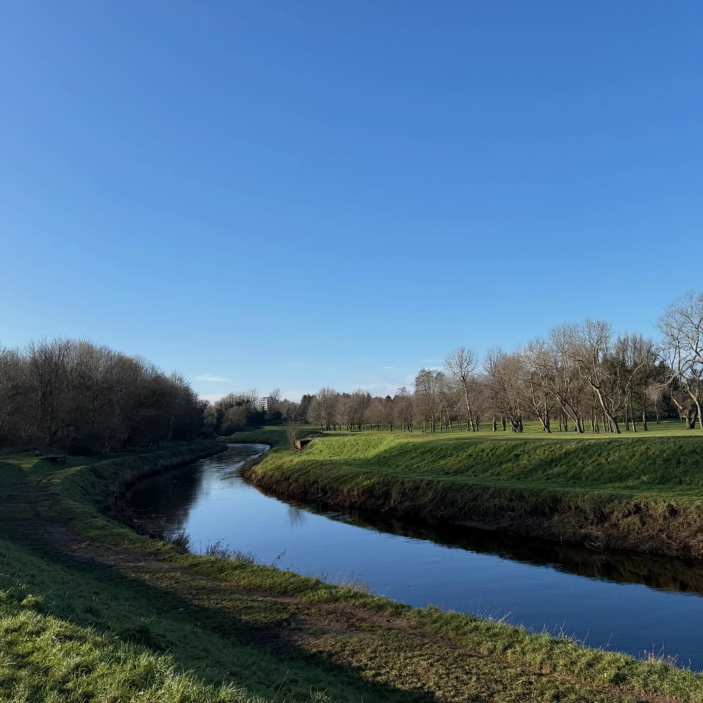 A mix of a few wholesome times ☀️✨💕🧁
☀️Community walks
🎨Creating
🧁Weekly fairy cakes
🫖Daddy tea party
🤰Bump #36weeks
🌱New house plant
🙈Nursery sort out
😅Pre Natal Guide Finished
🌅Catching golden hour
#wholesome #trimester3 #pocketsofjoy