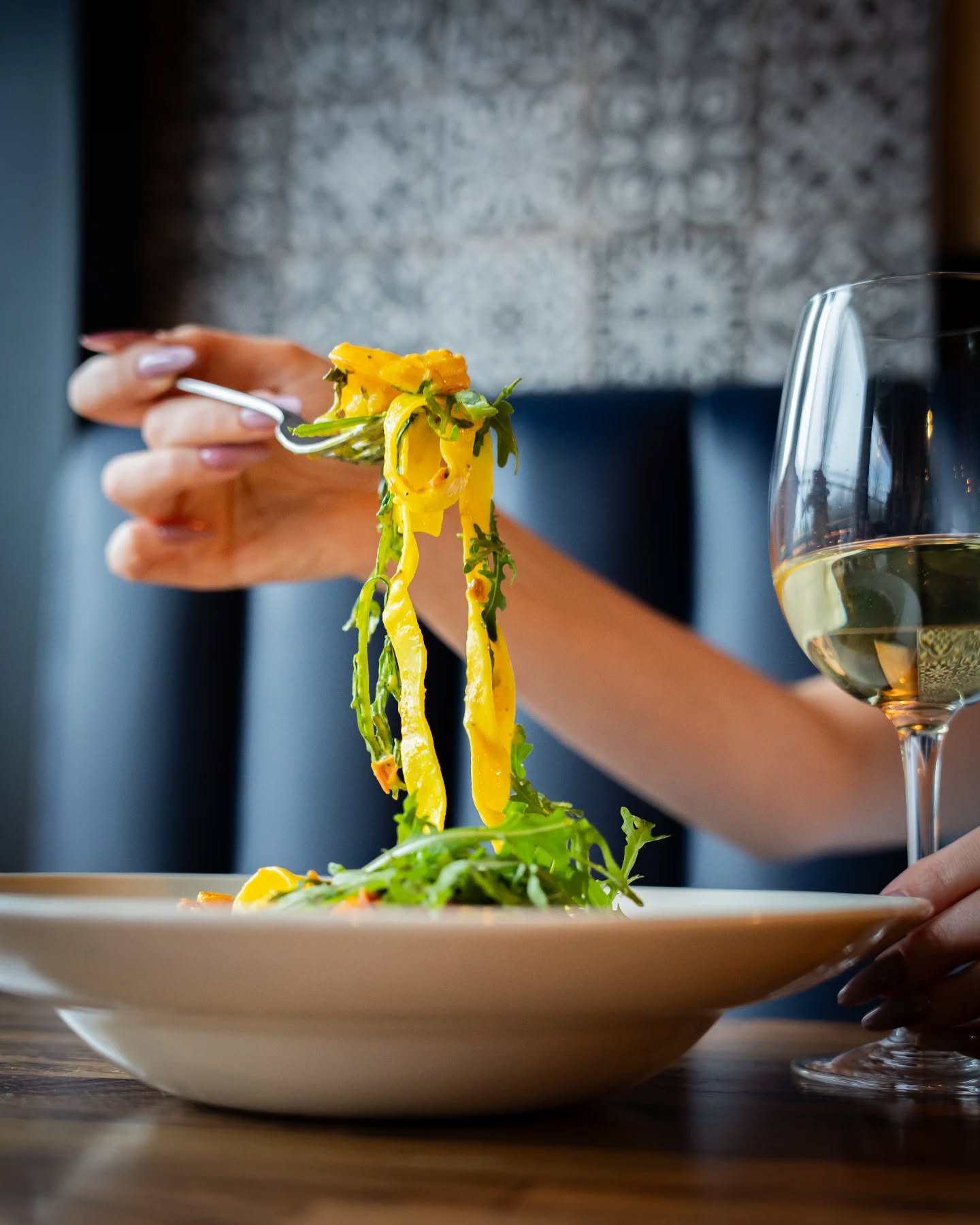 Take your time, enjoy the moment, and let the weekend taste this good 😊⭐♥️
#caponesgalway #restaurantgalway #galway #thisisgalway #familyrestaurant