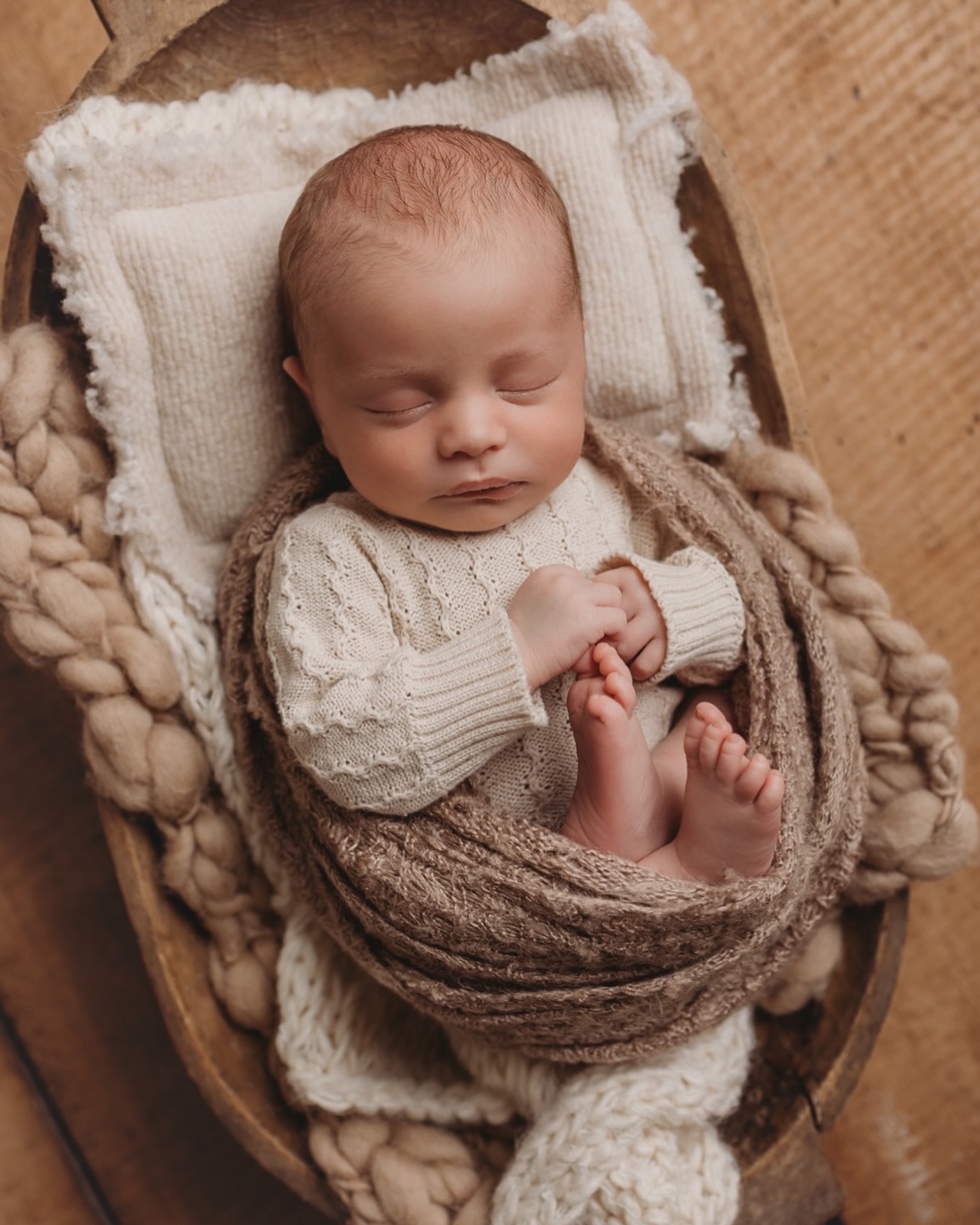 So süß der kleine Mann 🤍
Wenn ihr ein Newbornshooting machen möchtet, meldet euch bitte rechtzeitig bei mir, am besten noch während der Schwangerschaft. So garantiert ihr euch einen Termin 😊
#newborn #newbornshooting #neugeborenes #neugeborenenshooting #neugeborenenfotografie #baby2026 #bochum #nrw
