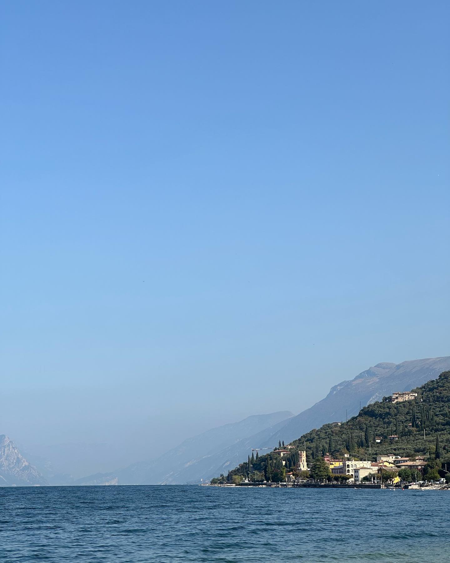 Wunderschöner Herbst 🇮🇹🇮🇹 am Gardasee #gardasee #thehousegroup #wohnenamwasser