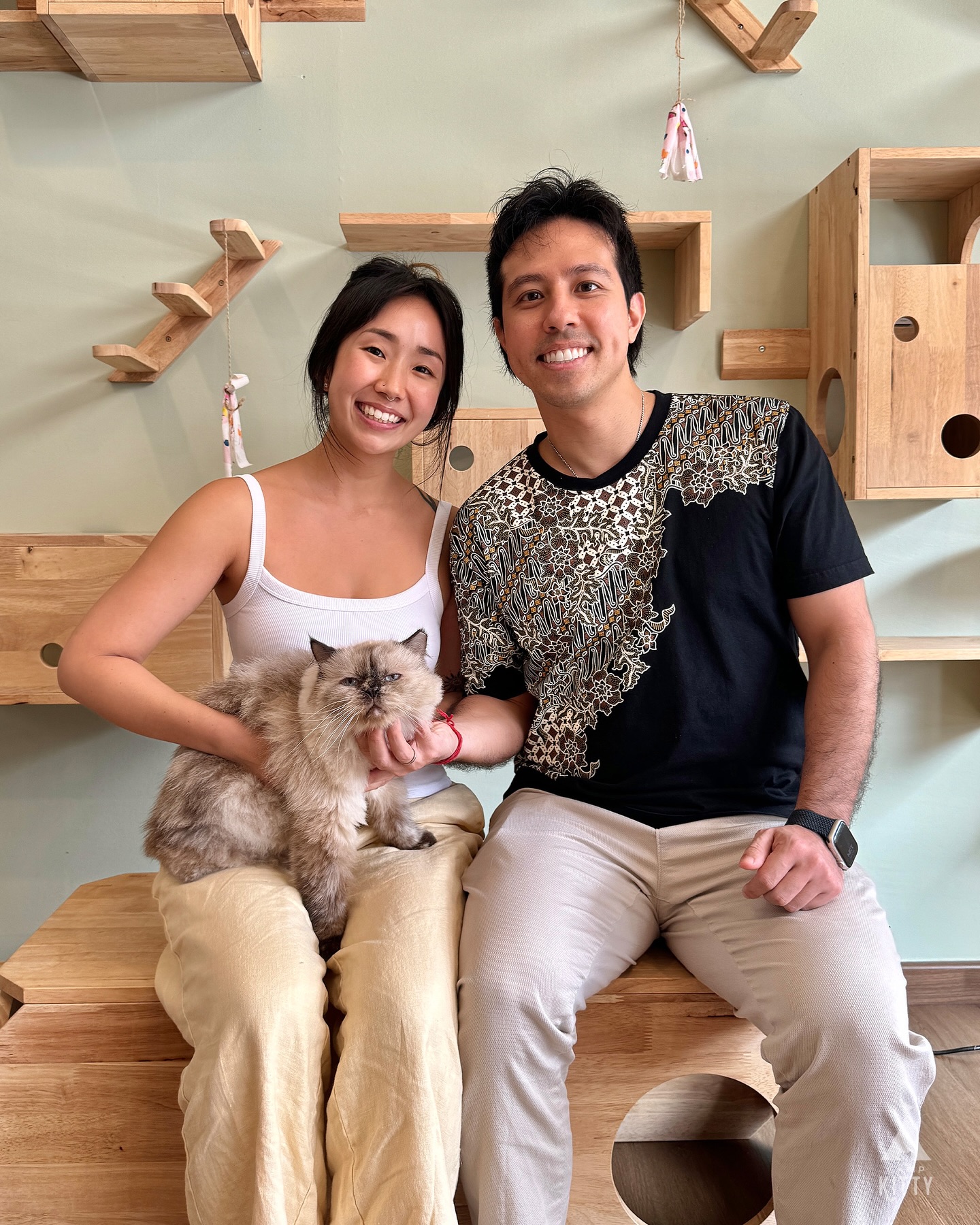 Lenny was found in 2021 with open wounds, infested with maggots. The damage was so severe, she lost her tail and leg – and at one point, @phatcathaus wasn't sure she’d make it. But Lenny beat the odds, and she remains gentle and sweet.
The moment Carissa saw our post of Lenny in WorkPlayground batch #10, that was it. She showed up, day after day to spend time with Lenny. Now this sweet little tripod is thriving as an only cat, finally safe and deeply loved.
Thank you, Carissa & Shaun, for giving Lenny her happy ending 🧡🐱
#TakeMewHome #CKtakemewhome