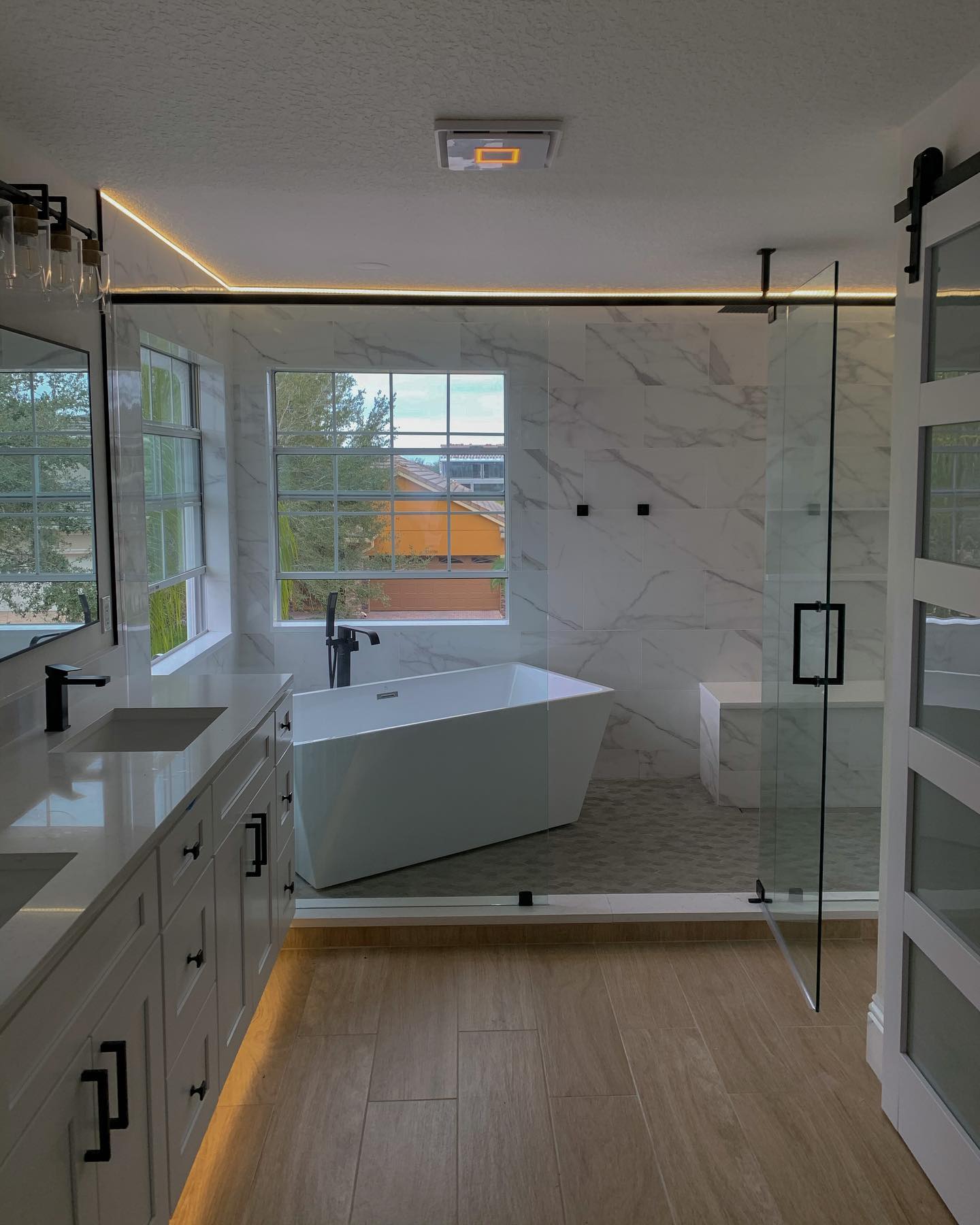 frameless enclosure with header system / what an amazing turnout! 👌