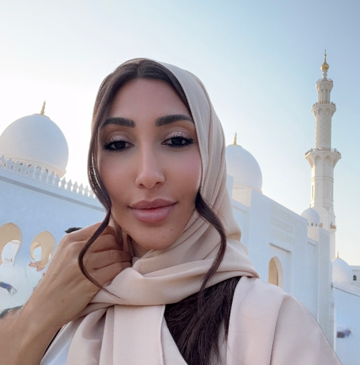 Prayers for peace, healing, and justice. As I stand here in front of this sacred space, my heart aches for the innocent lives in Palestine. Just as the body needs balance to heal, our world needs harmony to thrive. Let’s nurture compassion in our hearts and work toward healing! 💔🌍
#HealingForAll #CompassionInAction #HealthIsHarmony #PeaceAndWellness #Love