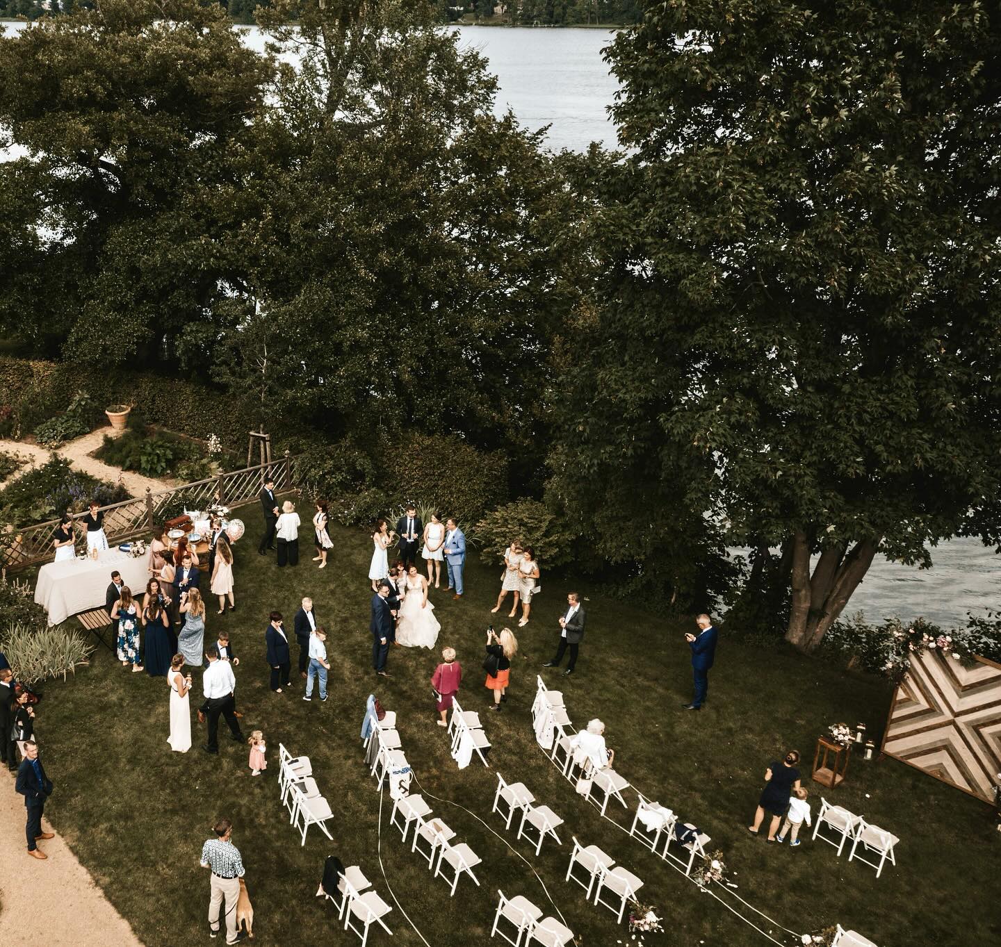 Bei uns findet ihr die perfekte Location für eure Traumhochzeit.
Meldet euch gerne.
www.eibenhof-bad-saarow.com
Foto: @hochzeitsfotografsebastian
#eibenhofbadsaarow #eventlocation #hochzeitslocation #trauwiese