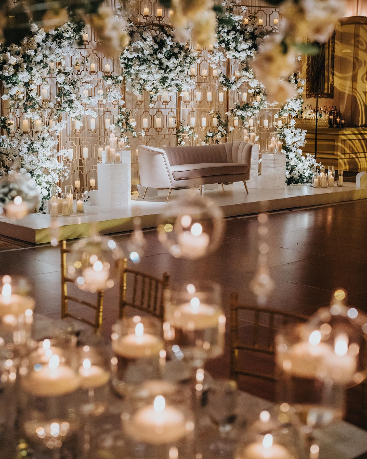 Please join us in *SWOONing* over these enchanting details 😍
Couple: @ankita_naraparaju and @thehartz
Planner: @events_by_heena
Decor: @Elegant.affairs
Photo/Video: @ptaufiqphotography
DJ: @dneventsolutions
HMUA: @cinderellabridez
Venue: @thegrovenj
