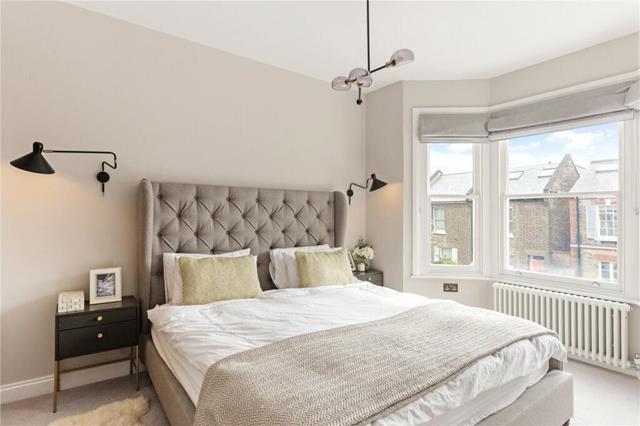 Chiswick House - master bedroom