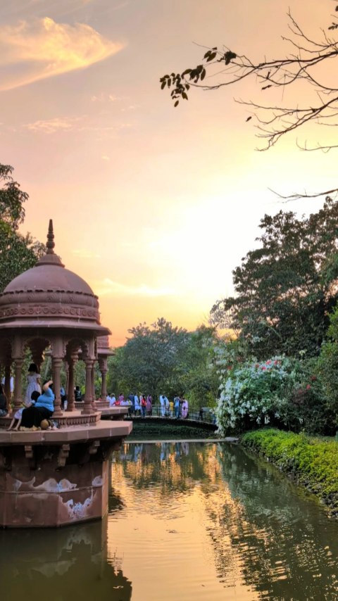 Sitting at the airport in mumbai and reflecting on these past five weeks in india. Feeling a little overwhelmed, but also very thankful & fulfilled — aaaand ready to come home😇
The last two weeks i spent at govardhan eco village, completely absorbed into another world.
One of the most inspiring things was meeting Radhanath Swami. One time someone asked him:
Is there something i can do for you?
He smiled and replied: just be happy
😊isn’t that what life is about?
During my time in india, i was reminded of this again and again: enjoy life - enjoy every moment!
And don’t take yourself too seriously.
Give your best, see the good in yourself and in others, be grateful for what you have, be compassionate and do good for others. That’s all it takes.
The taxi driver to the airport told me: Why should i worry about tomorrow - tomorrow comes and goes. I am just here and now, and right now i am happy and enjoy my life🙌✨
#india #govardhanecovillage #travels #gratitude #behappy