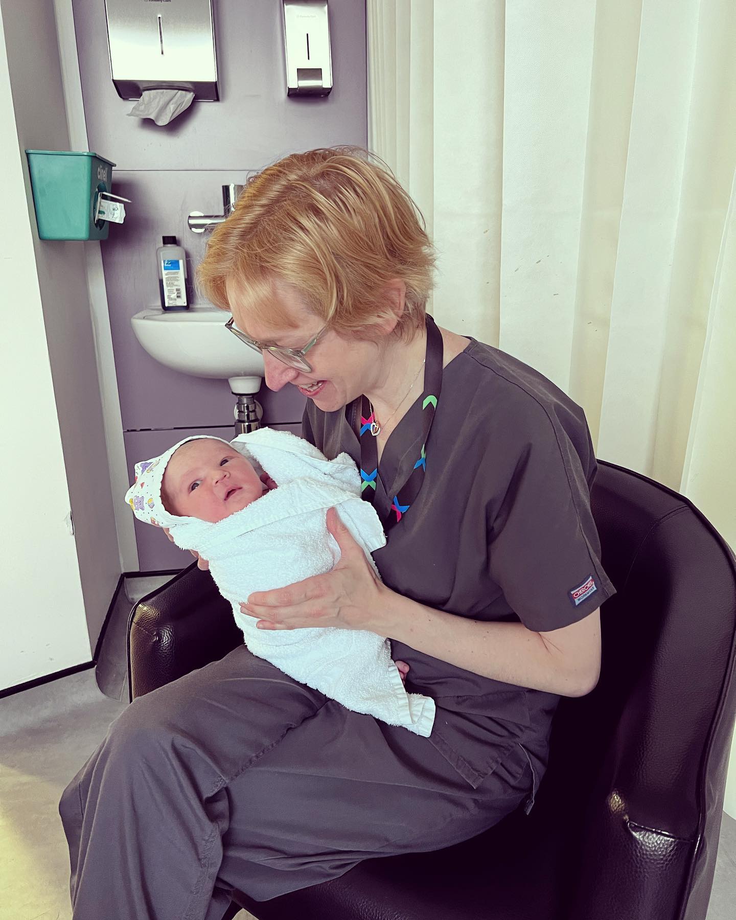 Hey little one, I am Dr Iris 💕💝
#obstetricia #obgyn #womenshealth #pregnancy #obstetrics #doctor #obgynlife #pregnant #health #medicine #usg #midwife #medical #doctors #obstetrician #healthcare #women #ultrasound #baby #obgyndoctor #birth #welcome #baby #hospital