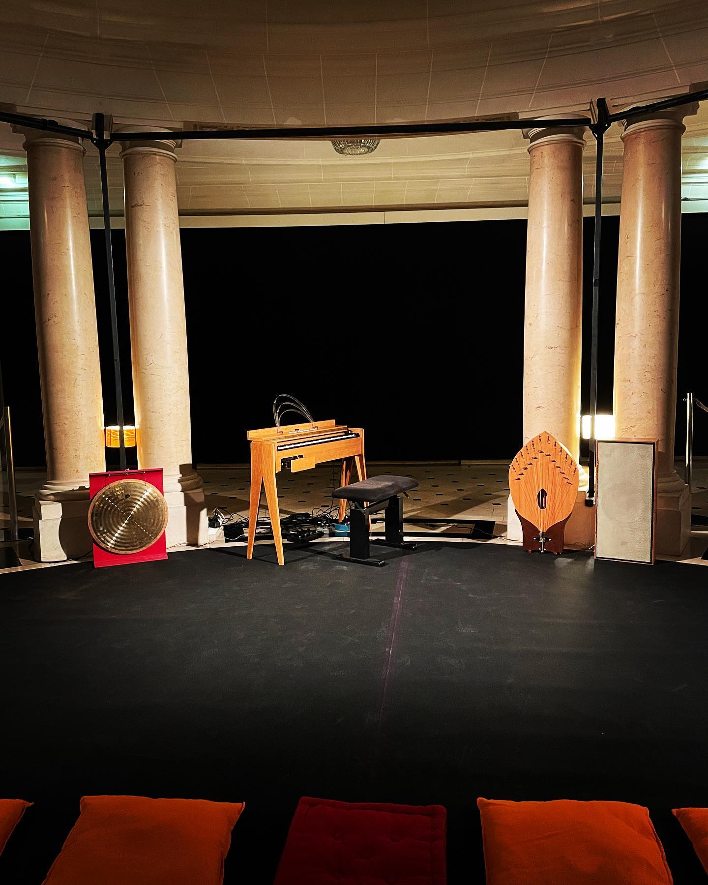 An incredible week at @operalille !
Heartfelt thanks to @le.balcon and @collectifmeute and all the amazing opera staff!
#ondesmartenot #martenot #stockhausen #tierkreis #opera #lille