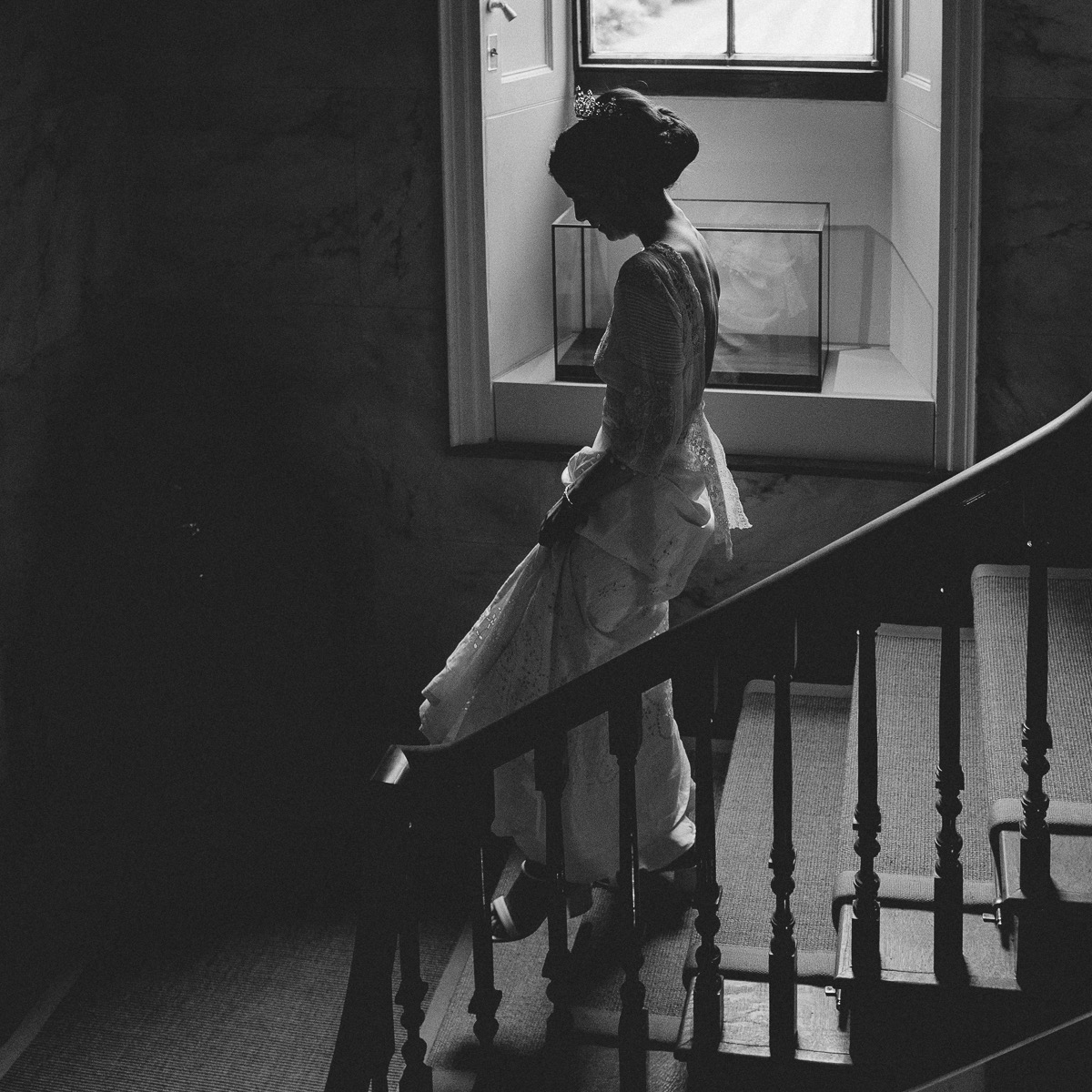 The morning of your wedding belongs entirely to you, a gentle, unhurried beginning before your guests arrive. It’s where calm meets anticipation, where you pause to breathe, to feel, to simply be.
Whether you surround yourself with laughter, stillness, or quiet reflection, this is your moment to arrive grounded, glowing, ready to step into the day that was always meant for you.
Image @jonalexander #northeastweddingplanner #bridalprep #weddingday #slowwedding