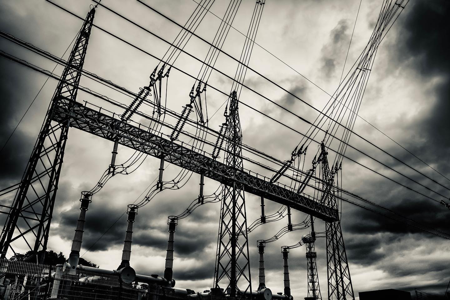 #blackandwhite #erectriccable #picoftheday#artwork #monochrome#monochromefhotograph#A black-and-white photograph#pentaxk1 #pentaxphotography #steeltower_artistic #steeltower