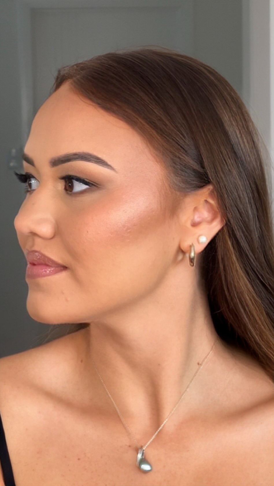 Soft glam on hooded eyes ✨
Bookings via website- link in bio
.
.
.
.
.
#goldcoastmakeupartist #brisbanemakeupartist #hoodedeyesmakeup #makeuplooks #bridalmakeup