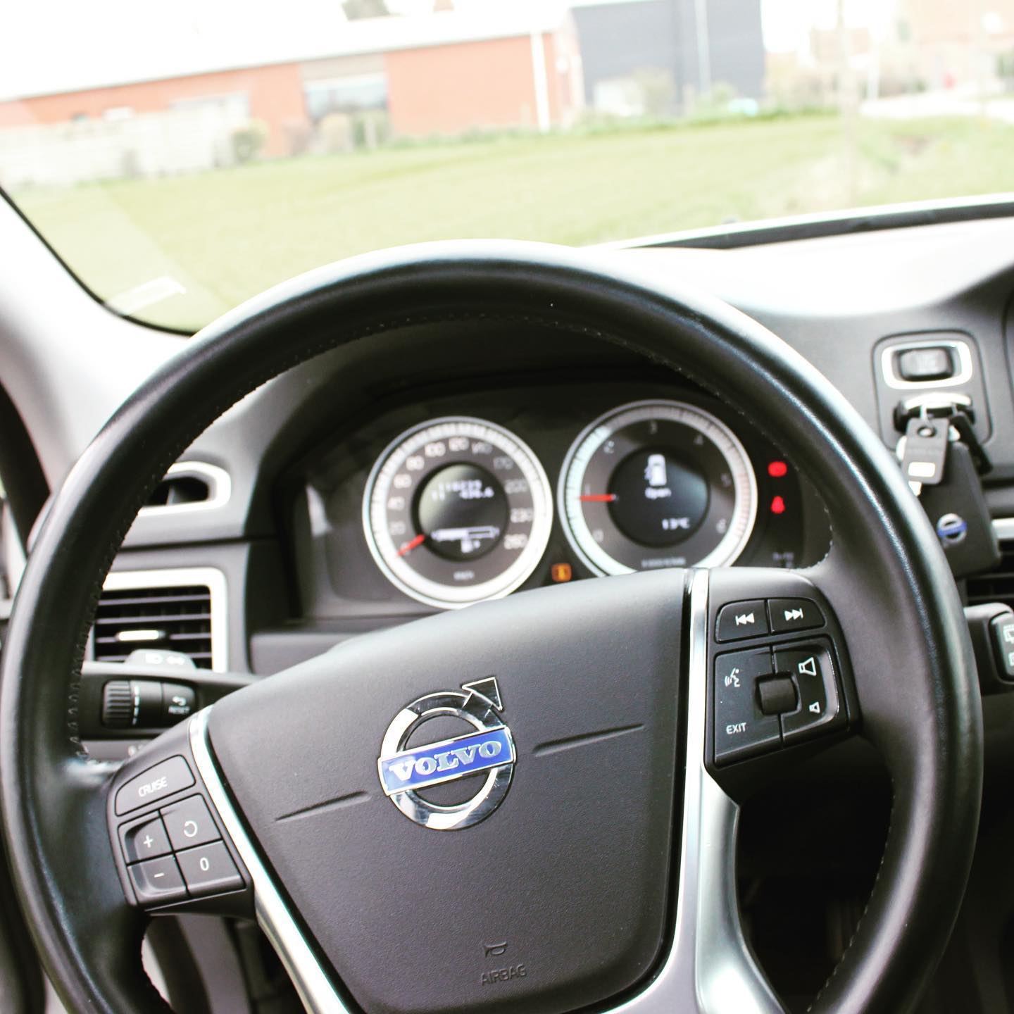 New car for sale! #Volvo #volvov70 #volvoforlife #v70 #interior #cars @khars.be
