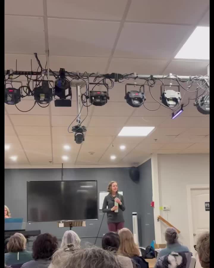 🎶 We Belong (and so do you!) 🎶
Aquidneck Singers is officially back in rehearsal, and it feels so good to sing together again. Under the warm, welcoming leadership of Elizabeth Woodhouse, we’re reminded that we all belong here—exactly as we are.
New beginnings can feel a little vulnerable… and incredibly exhilarating ✨ This season is already filled with connection, courage, and the joy of finding our voices together.
If you’ve been craving community, music, and a fresh start, this is your sign 💙🎵 There’s still time to join one (or two!) of the Newport Sings groups: Newport County Youth Choir (NCYC), Quorus, Aquidneck Singers, and Community Sing!
Learn more about our programs and registration at: https://www.newportsings.org/programs
#AquidneckSingers #WeBelong #NewportSings #NewBeginnings #CommunityChoir #SingTogether #MusicAsConnection