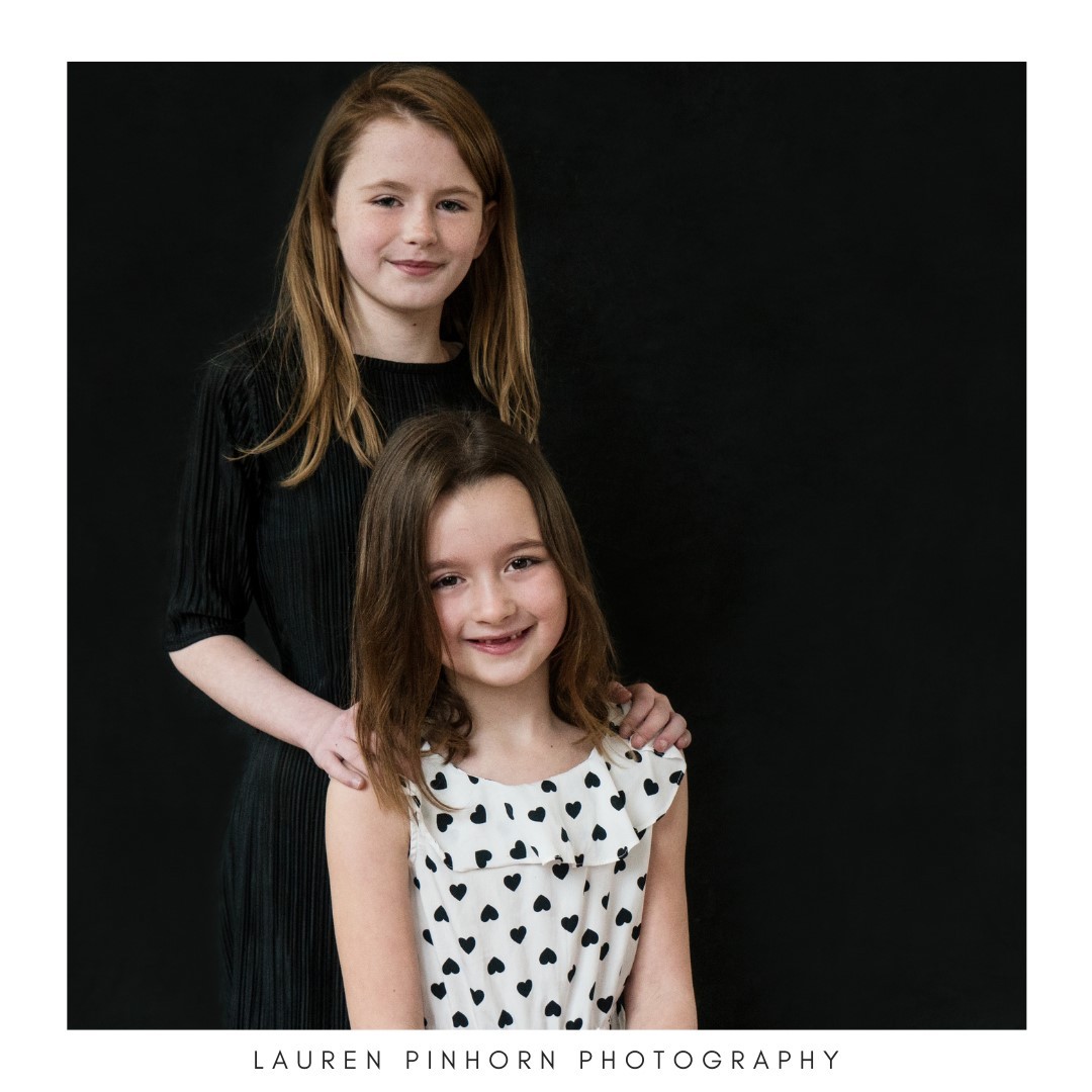 Sisters ⠀⠀⠀⠀⠀⠀⠀⠀⠀
⠀⠀⠀⠀⠀⠀⠀⠀⠀
#portrait #photography #sony #sonya7rii #portraitmood #makeportrait #existinphotos #leaveyourlegacy #heirloomart #naturallight #kidsphotographer #photographeramersham #photographerchesham #photographerbucks