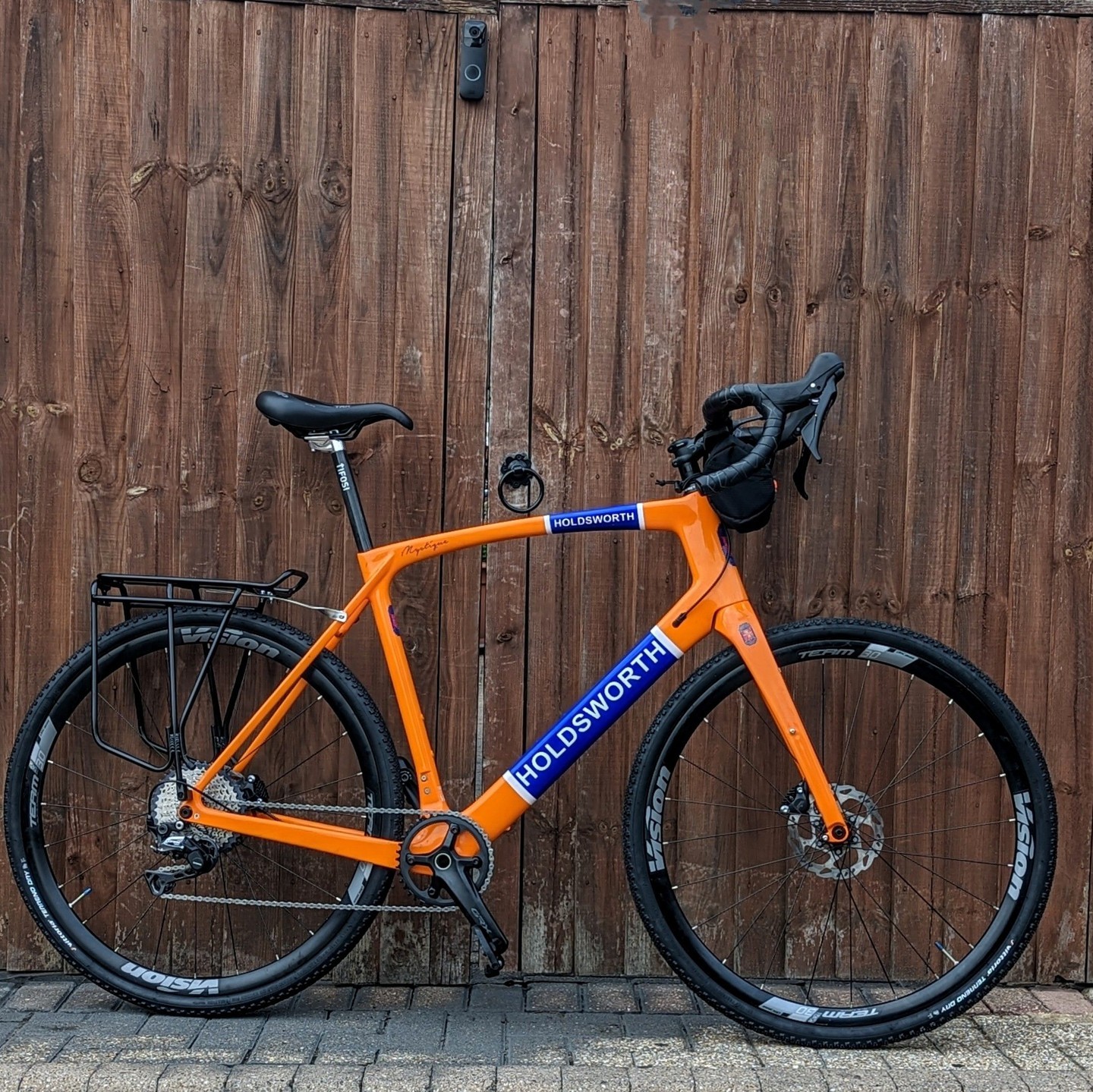 Holdsworth Mystique, this is my personal bike that I'm rebuilding after stealing it's groupset. It now has Shimano GRX 600 groupset, with some team vision wrapped in Vittira Terano mixed weather tyres. Making a nice gravel / commuter. #repairs #spokeshed #bikerepairs #roadracing #cycle #bikes