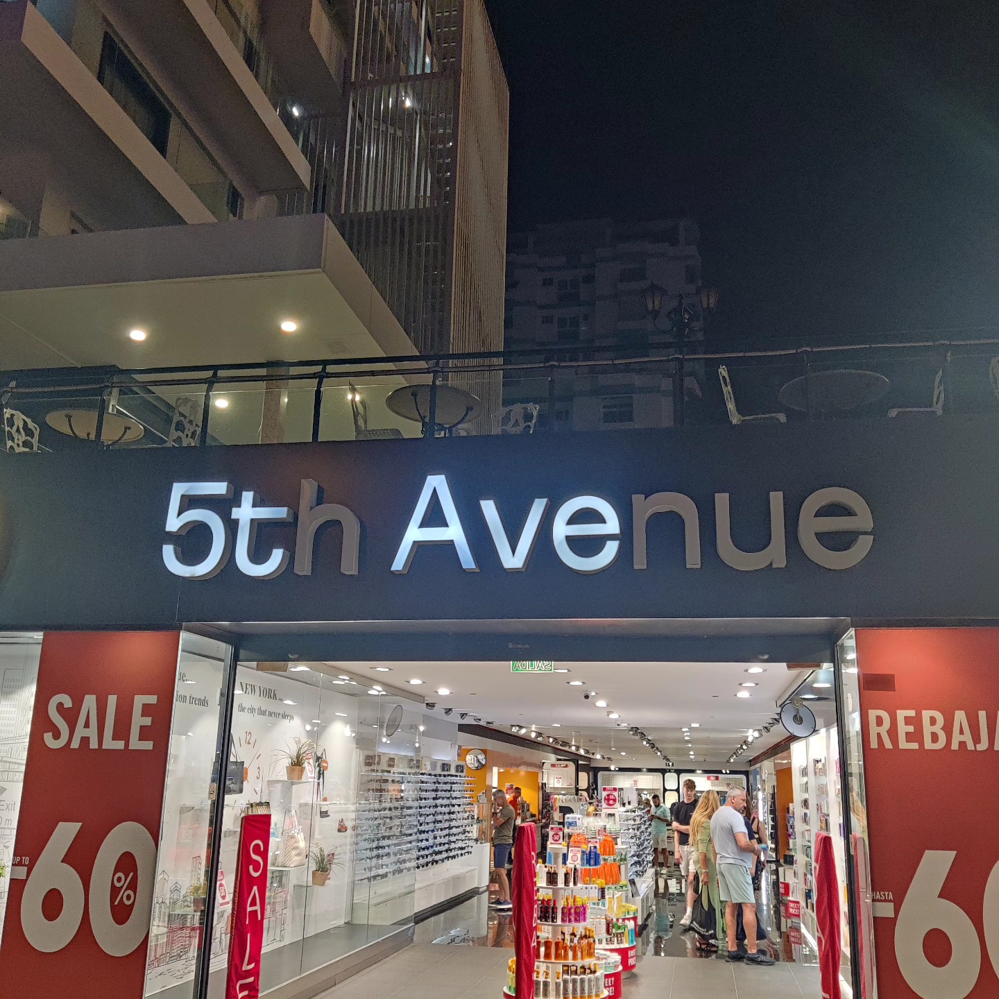 5t Ave
.
#Badcopylighting