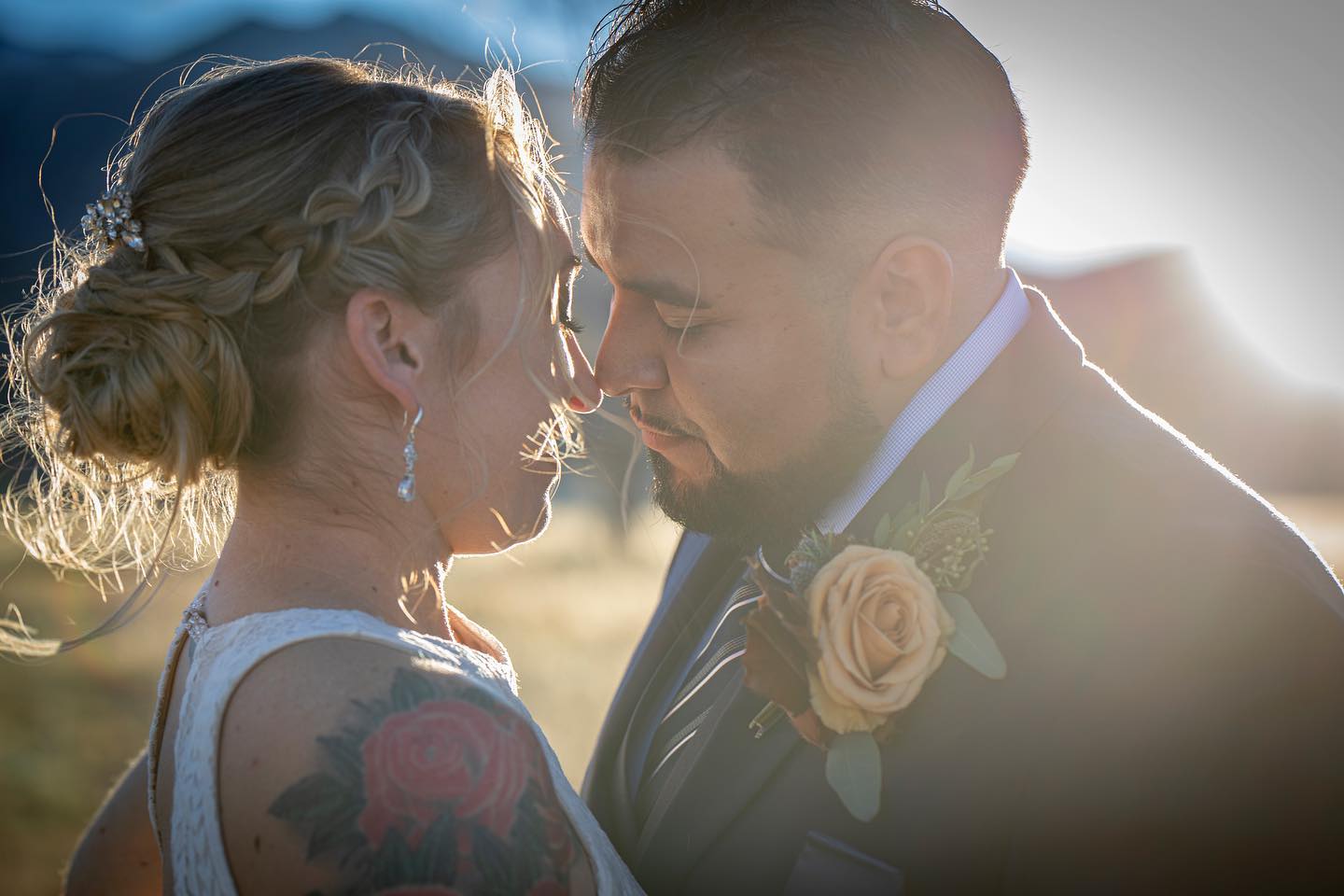 Adorable photos in the mountains with the setting sun…
.
.
.
.
.
#colorado #coloradoweddingprofessionals #coloradobridesmaids #coloradobride #coloradobrideandgroom #mountainbrides #mountainbride #coloradoweddingplanner #weddingmakeup #weddinghair #weddingphotography #weddingphoto #weddingphotographer #weddingphotos #salidacolorado #salidawedding #salidaweddingphotographer #buenavista #buenavistacolorado #bvphotography #buenavistawedding #buenavistaweddingphotographer