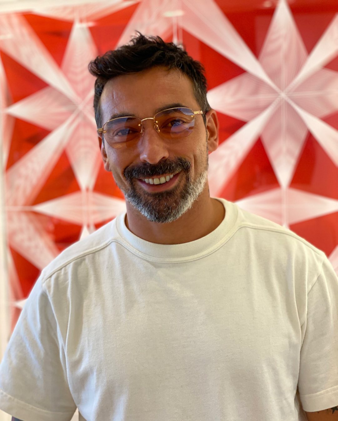 Visite éclair de notre ami @pocho22lavezzi ! Merci pour ce sourire matinale 😘 #psg #lavezzi #argentina🇦🇷 #sunglasses #leisuresociety #opticiencreateurlevallois #levallois #levalloisperret #football