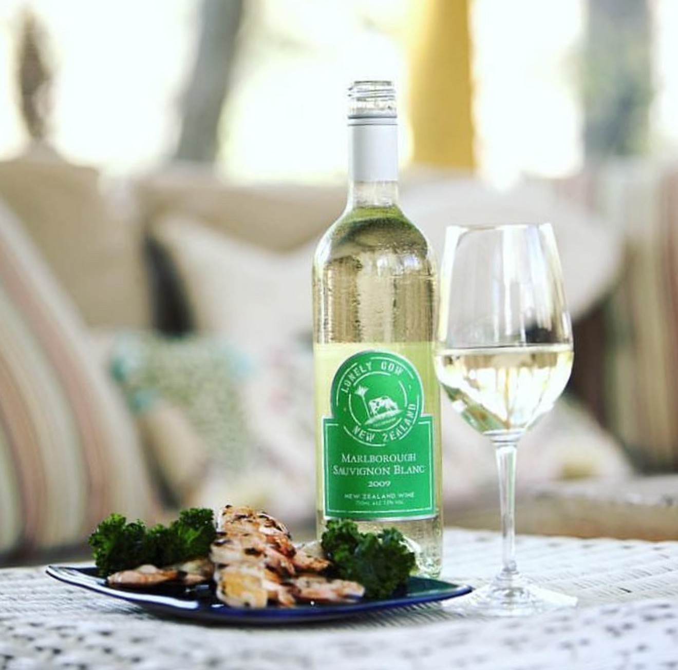 Starting the new year on the lighter side with a Sauvignon Blanc 😋 Cheers to the New Year!
#LonelyCowWines #RSLipman #cheers #NewYear #LonelyCowSauvignonBlanc