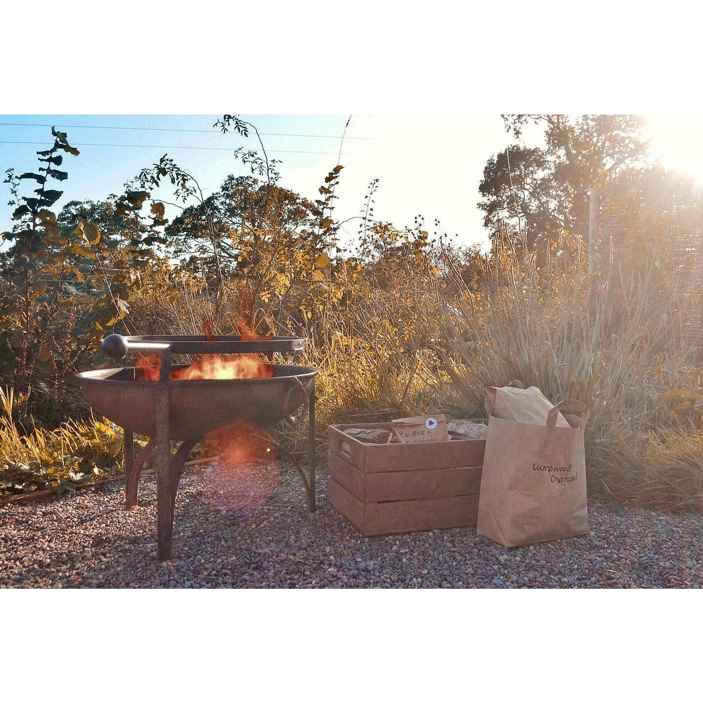 Everything you need to make a campfire or barbecue can be pre-ordered when making a booking with us. Crates of wood, kindling, firefighters, and lumpwood charcoal are also available on site. 🔥🪵