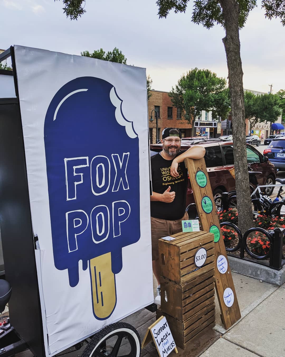 Mile of music! Come check us out at the Art Alley stage. Today and Saturday 2pm - 9pm