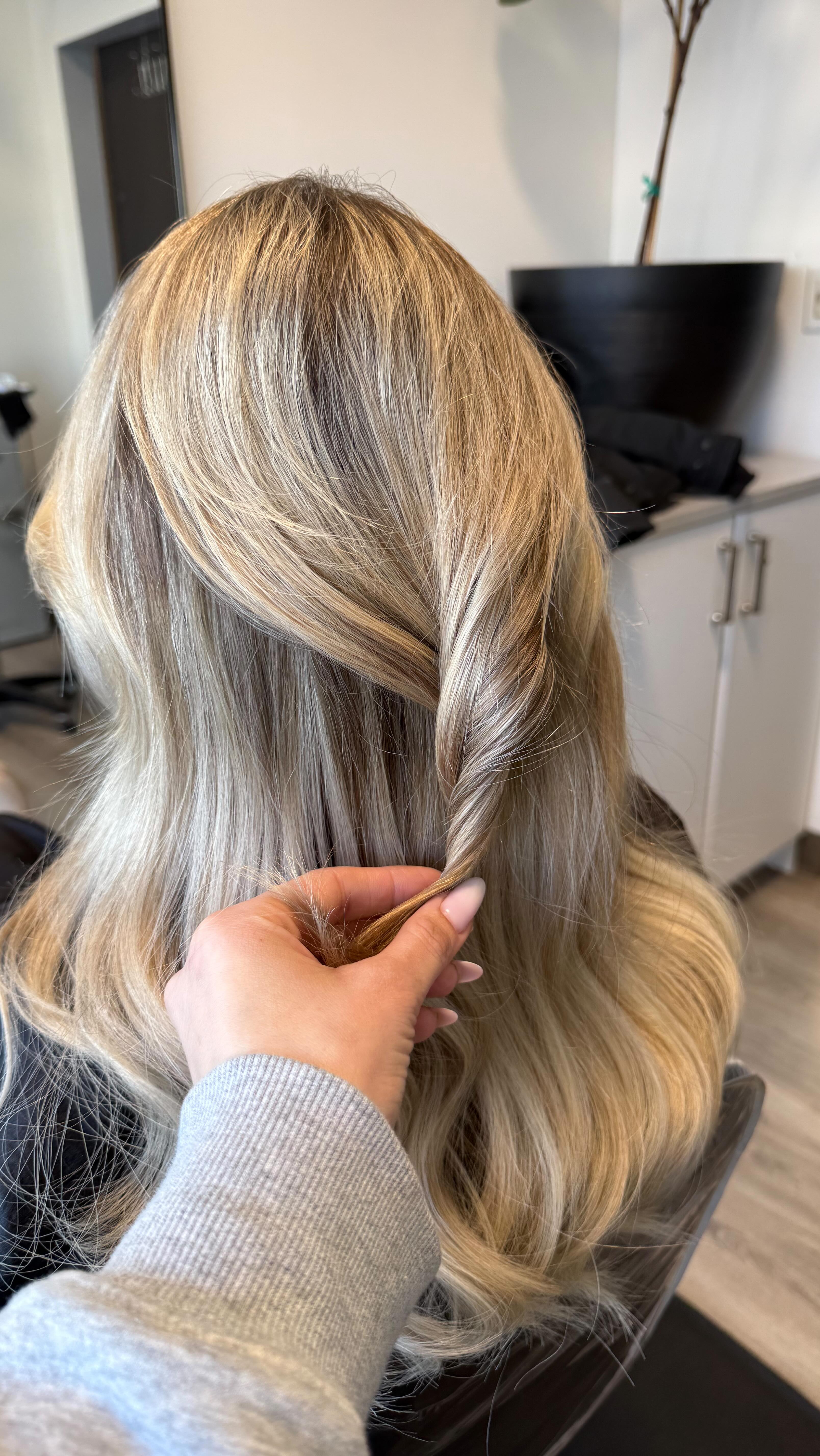 fyi: hair extensions are basically winter layers
cozy! but make it cute ❄️☕️