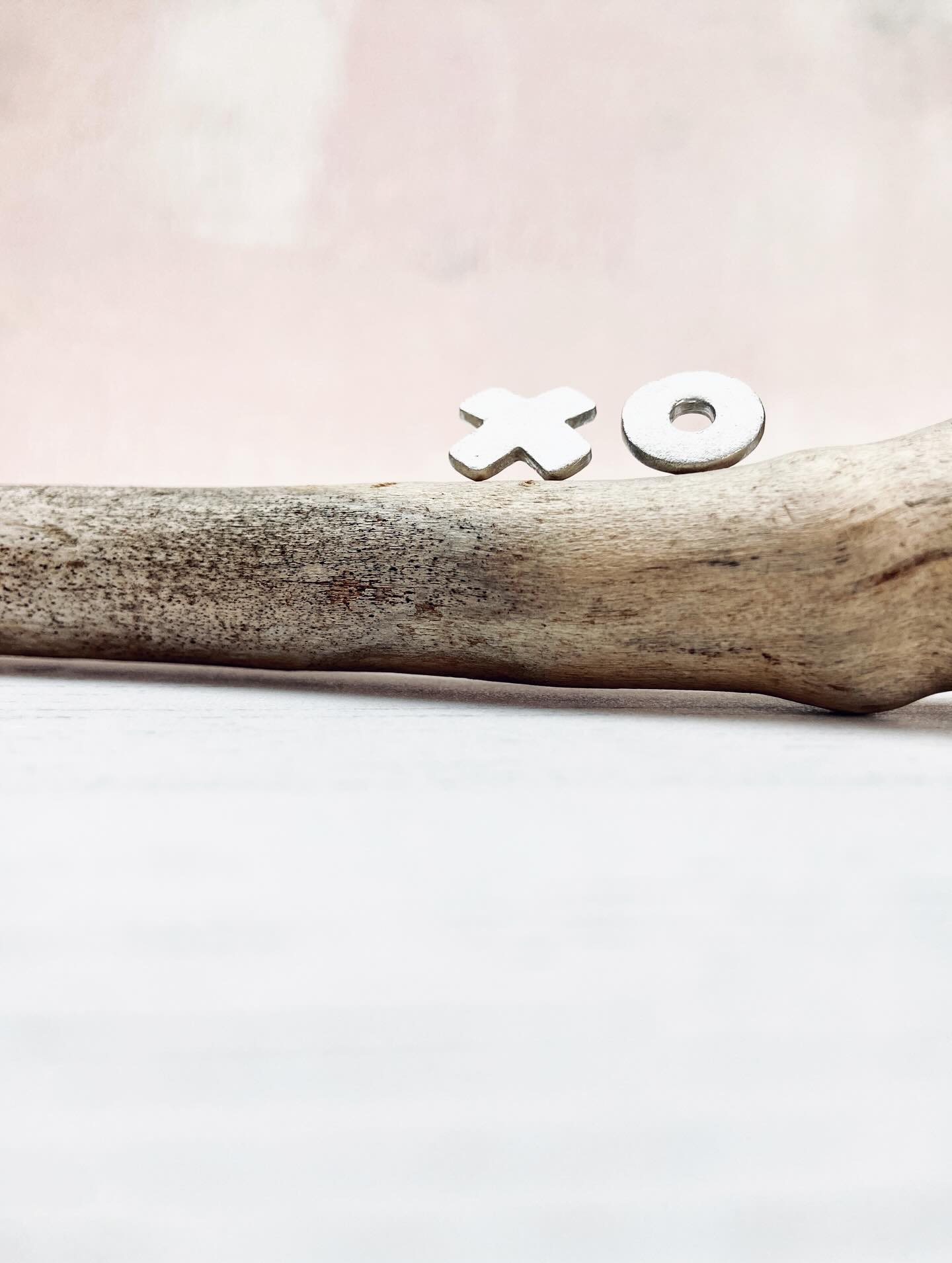 💖 Brand new, just in time for last orders on Valentine’s gifts! ✨
’XO’
Celebrate love and connection with the “XO” necklace & earrings (studs & hooks) from ‘Magic in the grass’, where every piece is handmade to order - by Nikki - for you...
The X and O, hand cut from pure Silver, symbolise hugs and kisses - ‘X’ representing a kiss and ‘O’ a hug - an affectionate sign-off popular in texts, emails, and cards to express warmth and friendship.
Please get your orders in by Monday 2nd of February if you require delivery in time for Valentine’s x
💕💕💕💕💕💕💕
(Shop link in bio)