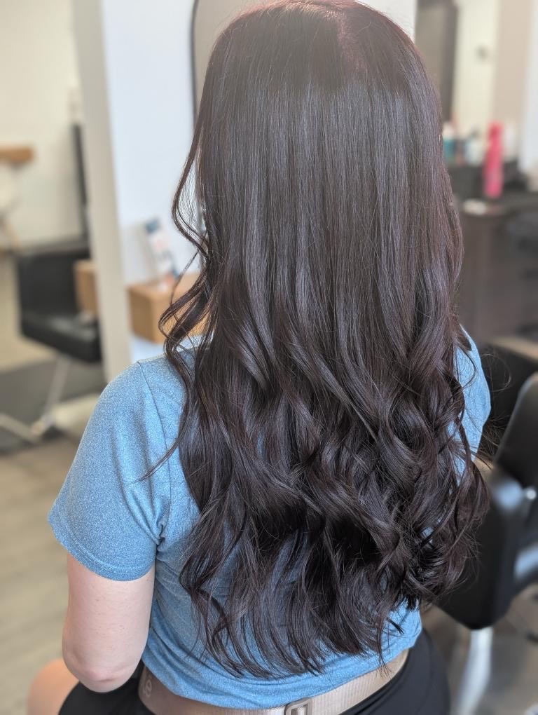 Custom colour painted just for you 🖌️
Colour by @hairby_yesenias ! Tap that ❤️ if you’re loving this look!