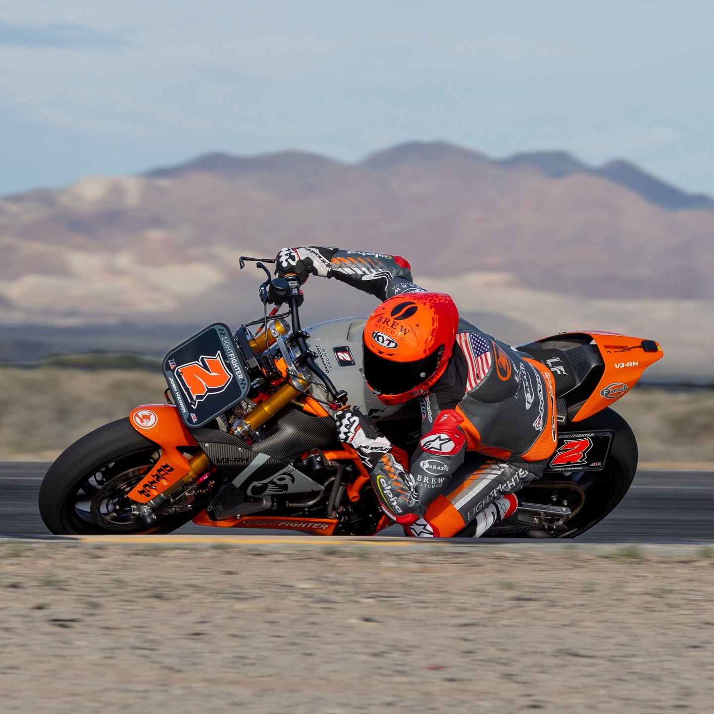 Great 2 day test at Chuckwalla Raceway with Josh and Kaleb on board their Lightfighter Hooligan bikes! The OrangeCat Racing team worked their butts off to give the riders what they needed to improve with each session. The bikes looked great with new bodywork and ran flawlessly. So proud to be part of this journey! ⚡️⚡️⚡️💪🙌