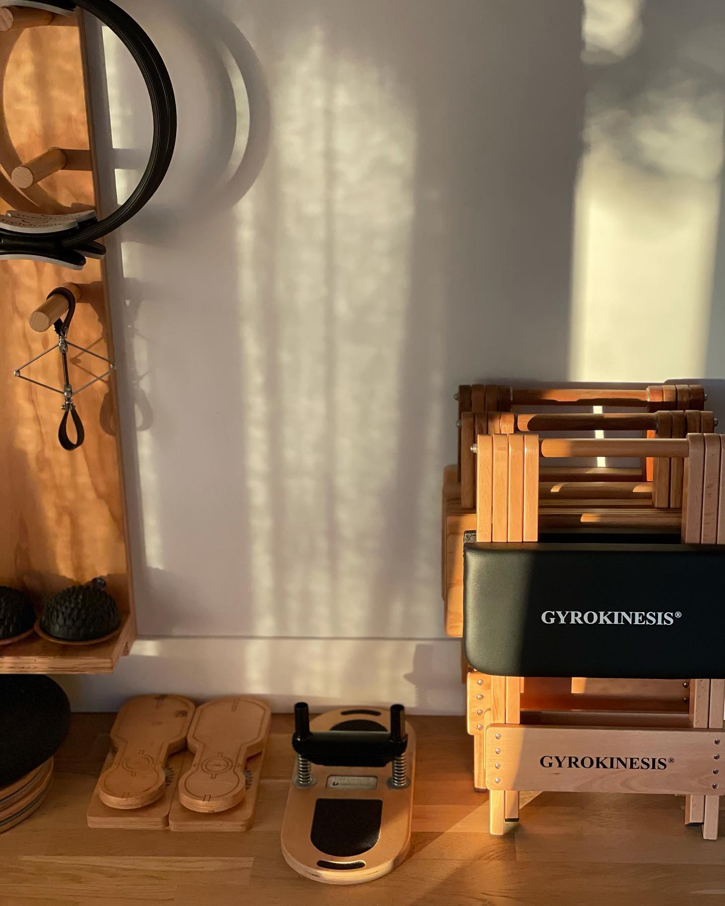 “Your heart knows the way. Run in that direction.” Rumi
_
Dreamy light in the studio this afternoon. #pilatesandmovement #pilatessunshinecoast #pilates #gyrokinesis®