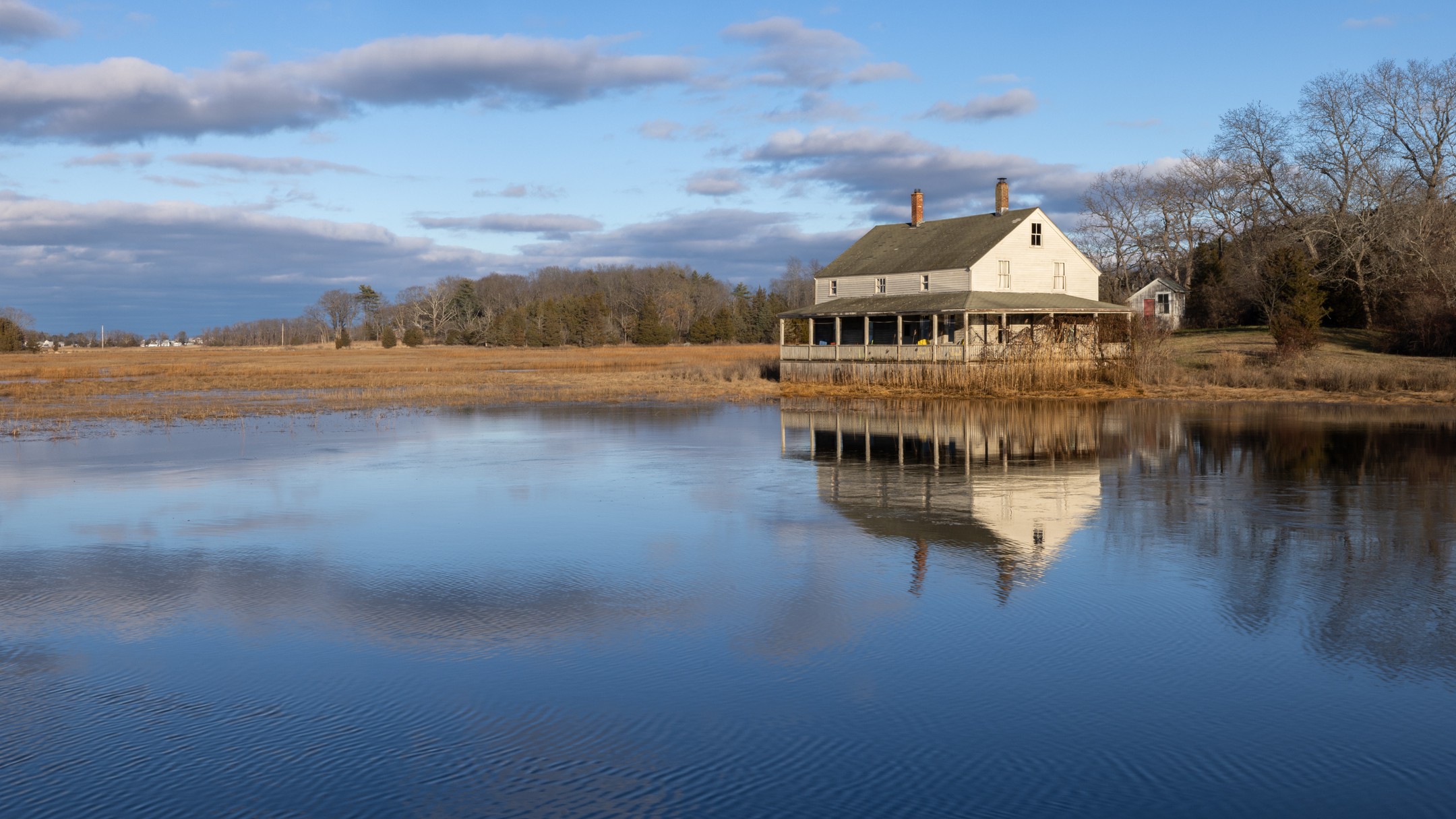 Salt Marsh Farmhouse on New Year's Day Eve. Lovely, afternoon light to paint this picture of an iconic Essex, MA landmark.