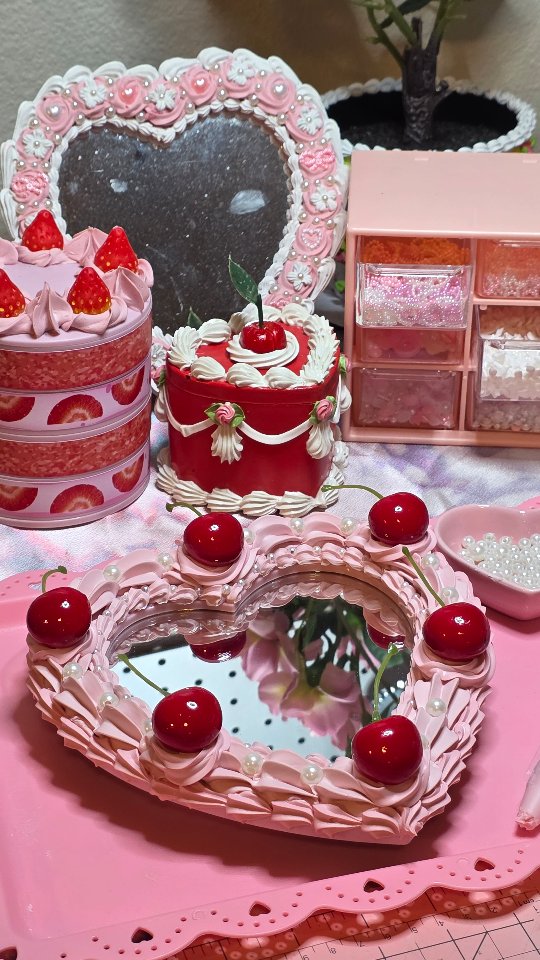 Atlanta! ❤️Join us for our Valentine's Day decoden workshop on February 14th @artstationatl ❣️ It'll be a lovely time learning cake decorating through arts & crafts while creating your own fake cake mirror! 🪞🍰 All supplies included 🎨 All skills welcome 🫶🏼 Link in bio for tickets 🎟