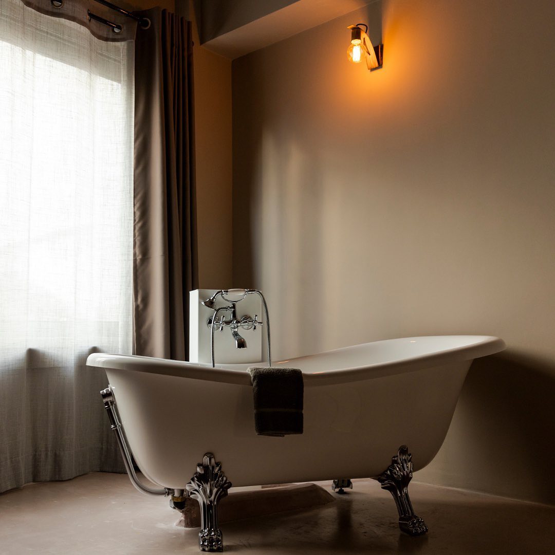 How do you feel about baths?
Honestly, I used to hate them. I though they were boring and kind of gross. Now I am obsessed!
What changed?
First, I learned how they can benefit you. Make the water warmer than you would normally and enjoy the increased circulation and detox (sweating), it’s like a work out but without having to move! This also stimulates the release of oxycontin, the hormone that promotes the feelings of love and well-being. Then I started adding things to further benefit me; like epsom salt for muscles, coconut milk powder for silky smooth skin, different herbs, and essential oils to target specific concerns. Things for colds, things to help me sleep. This not only made me physically feel better but also mentally, and it took away the boring. Laying there paying attention to the smells, the feel, knowing all the benefits... then adding the right music, turning off the lights, and burning a candle turned a simple bathtub into an alone time utopia!
Because I truly believe baths are a highly beneficial self care act and because I think everyone deserves to experience this bliss, I’ve curated Bath Rituals for you. The rituals come with everything you need and instructions that guide you to create the ultimate sensory self care experience. To learn more go to www.senseselfcare.com