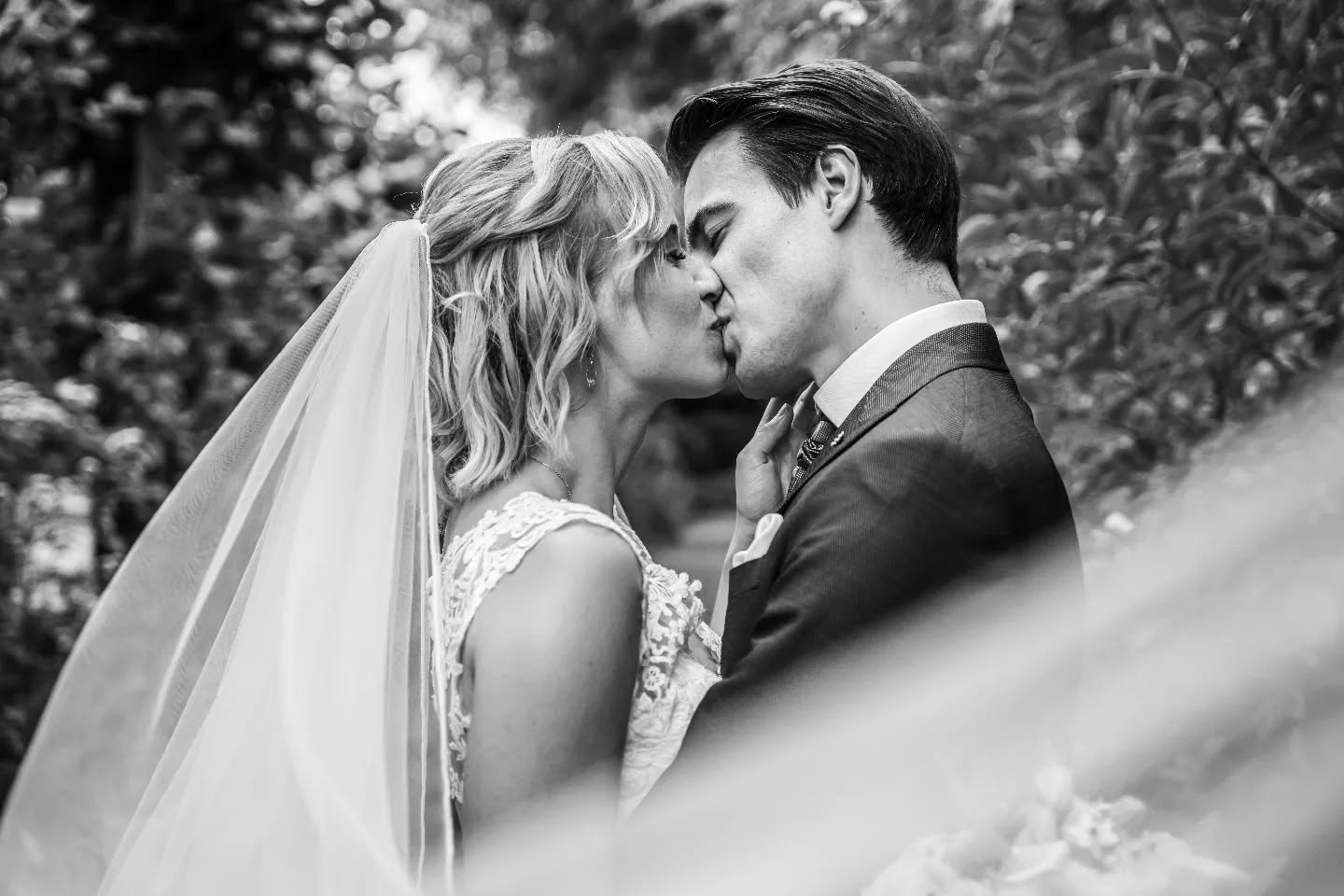 Long time no see! π―πββοΈ Maar alles behalve stilgezeten. Verwacht maar heel veel foto's de komende tijd, allemaal van het afgelopen half jaar π₯³
Foto van afgelopen augustus in Zoetermeer, van de prachtige dag van Paul en Elvera β€ ZΓ³ veel favorieten van deze bruiloft!
#bruidsfoto #verloofd #bruidsfotograafdelft #bruidsfotografie #bruidsfotograafzuidholland #bruidsfotograafnederland #weddingphotographer #wedding #weddingphotography #wijgaantrouwen #trouwenin2024 #trouwenindelft #delft #stadhuisdelft #zoetermeer #wapenvanzoetermeer #hetwapenvanzoetermeer #trouweninzoetermeer #bruidspaleis