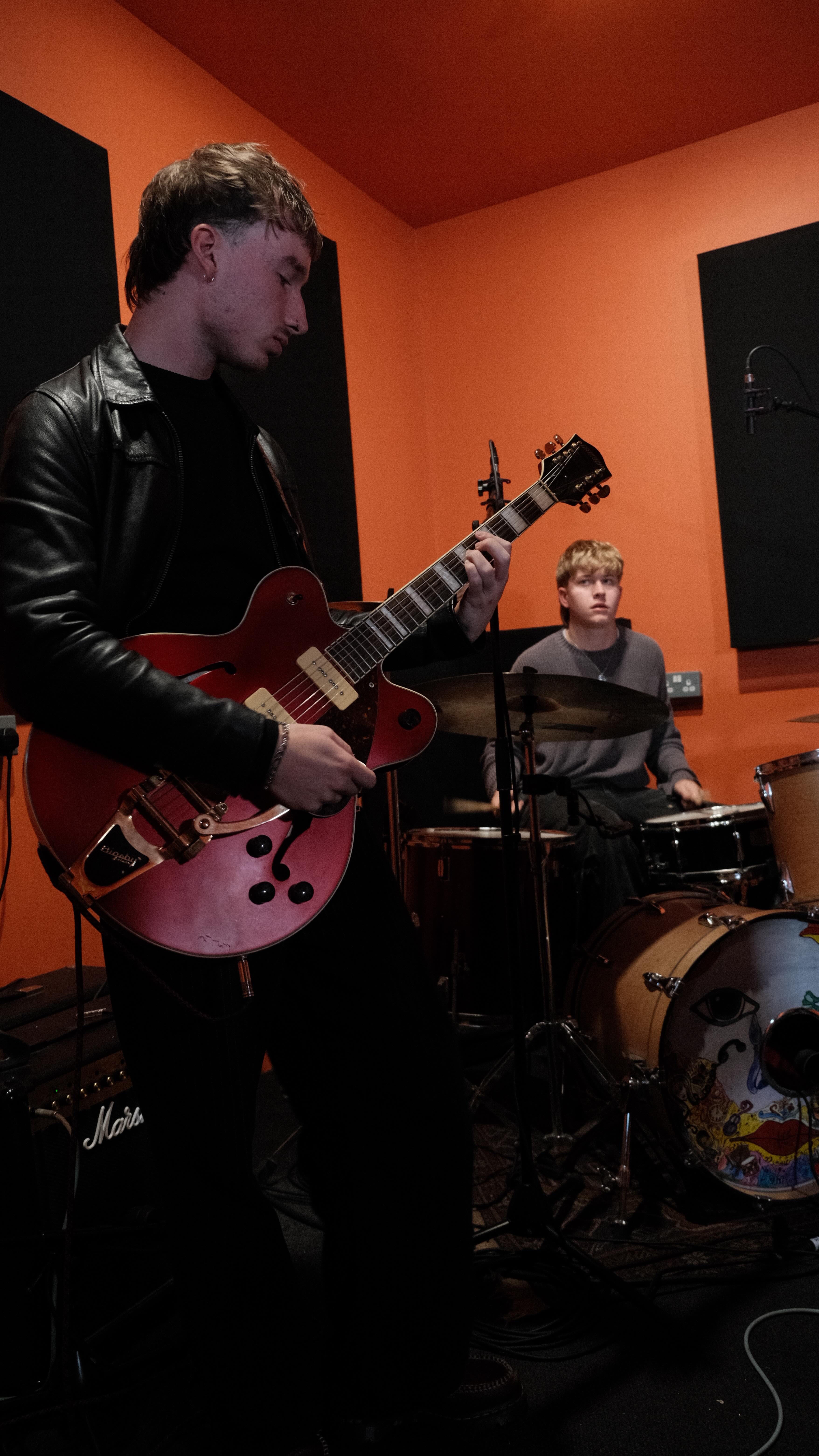 We’re running some FREE demo recording sessions this year!
If you’re interested, leave a comment below and we’ll DM you the details! 🍊
Dates to be announced
#recordingstudios #manchestermusic #manchester #recordingsession #musicstudio