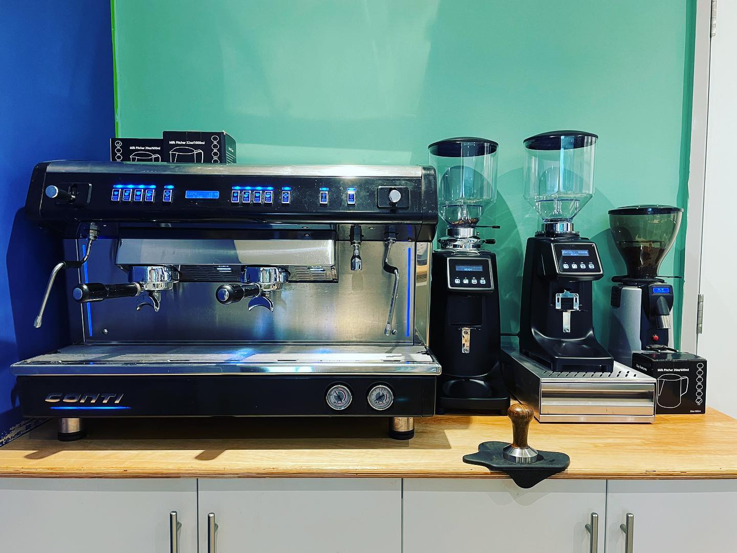 What a great location and setup for good coffee, food and beer in lewes with @onlywith_love
If you’re in the area with family or friends make sure you check it out. #lewes #contiespresso #espressomachine #craftbeer #supportsmallbusiness