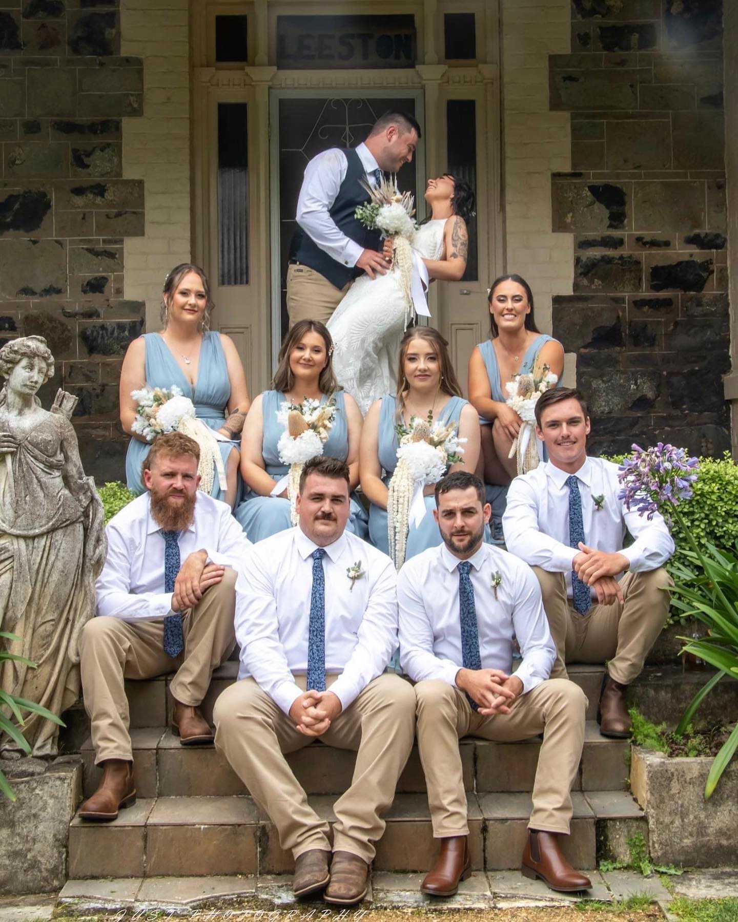 Team Bride & Team Groom.
Congrats to Mr. & Mrs. Thompson! 🥰💕
📷 @justphotography1988
#countrywedding #barnweddings #southerntablelands #weddingvenue