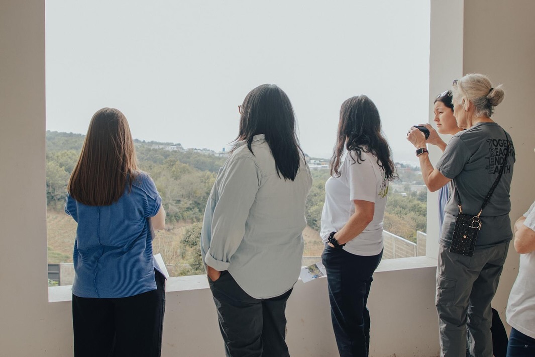 Sharing the Vision!
Thank You @treeministries for taking time to come visit us!
It was a joy to have you with us and to enjoy your excitement over the beauty of this place and the plans God has for it!
Thank you @maggiealyssa08 & @melaniecontreras829 and team! We appreciate your hearts to come and see what God is doing and hear the vision for what is to come!
Thank you @jasmine.casady @casadeenfoque for these beautiful fotos!