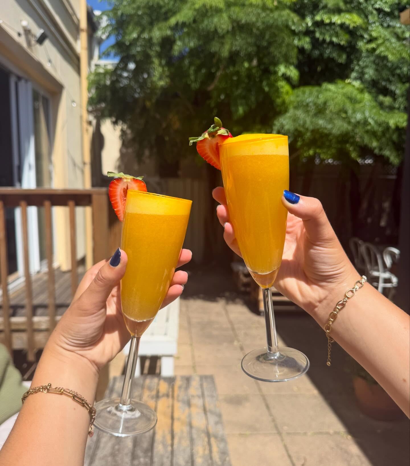 cheers to the weekend!!! ๐ฅ
why not treat yourself to a mimosa, or one of our other alcoholic options ๐
