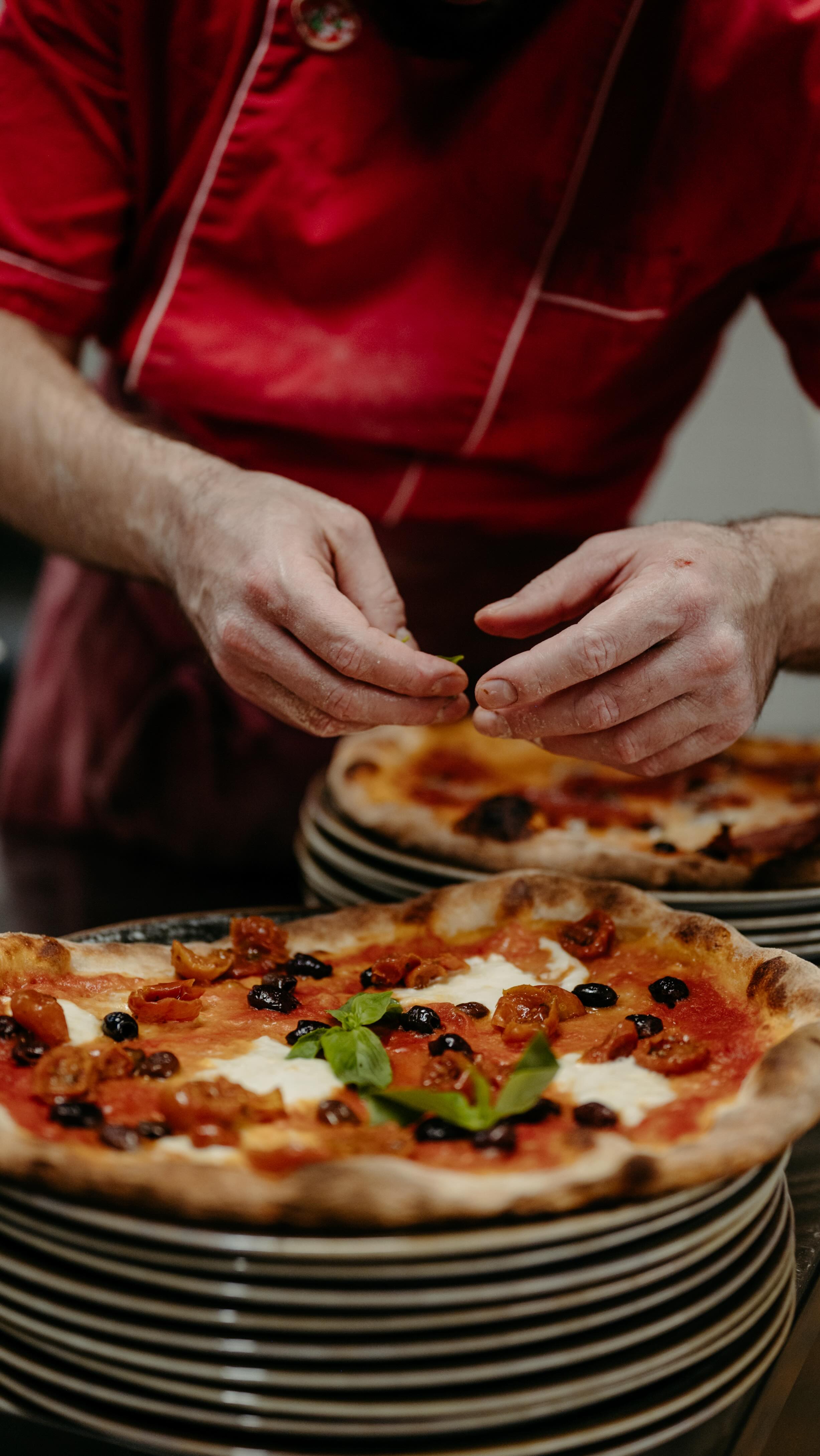 Pizza ist einfach perfekt zum Teilen. Warum auch nicht? Immer lecker, immer passend. Probiert euch durch unsere Pizzakarte. Wir arbeiten gerade daran, unsere Pizzen weiter zu perfektionieren.🍕
#wrannissimo #veldenamwörthersee #genuss #velden