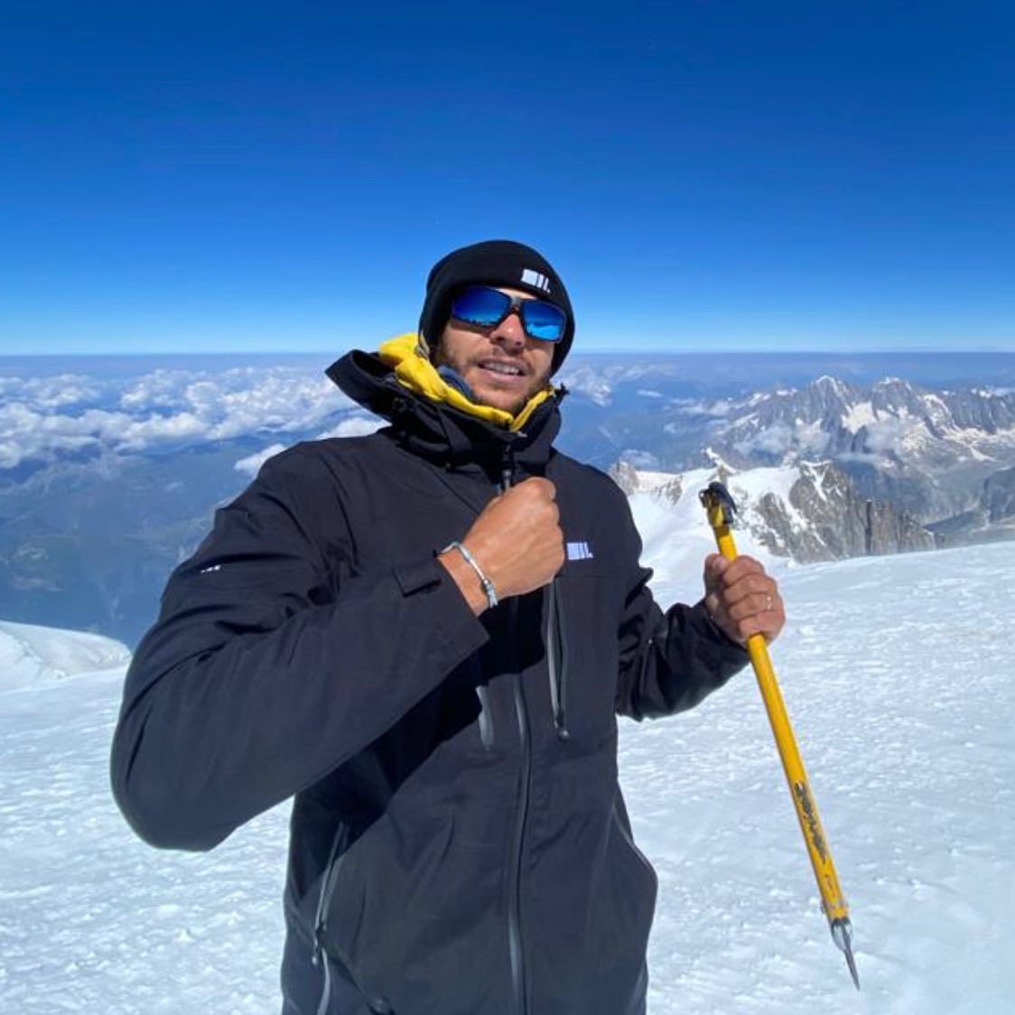 From the sea to the sky 🏔 | Congrats @pjcabrieres on climbing the highest peak in Europe 💪🏼