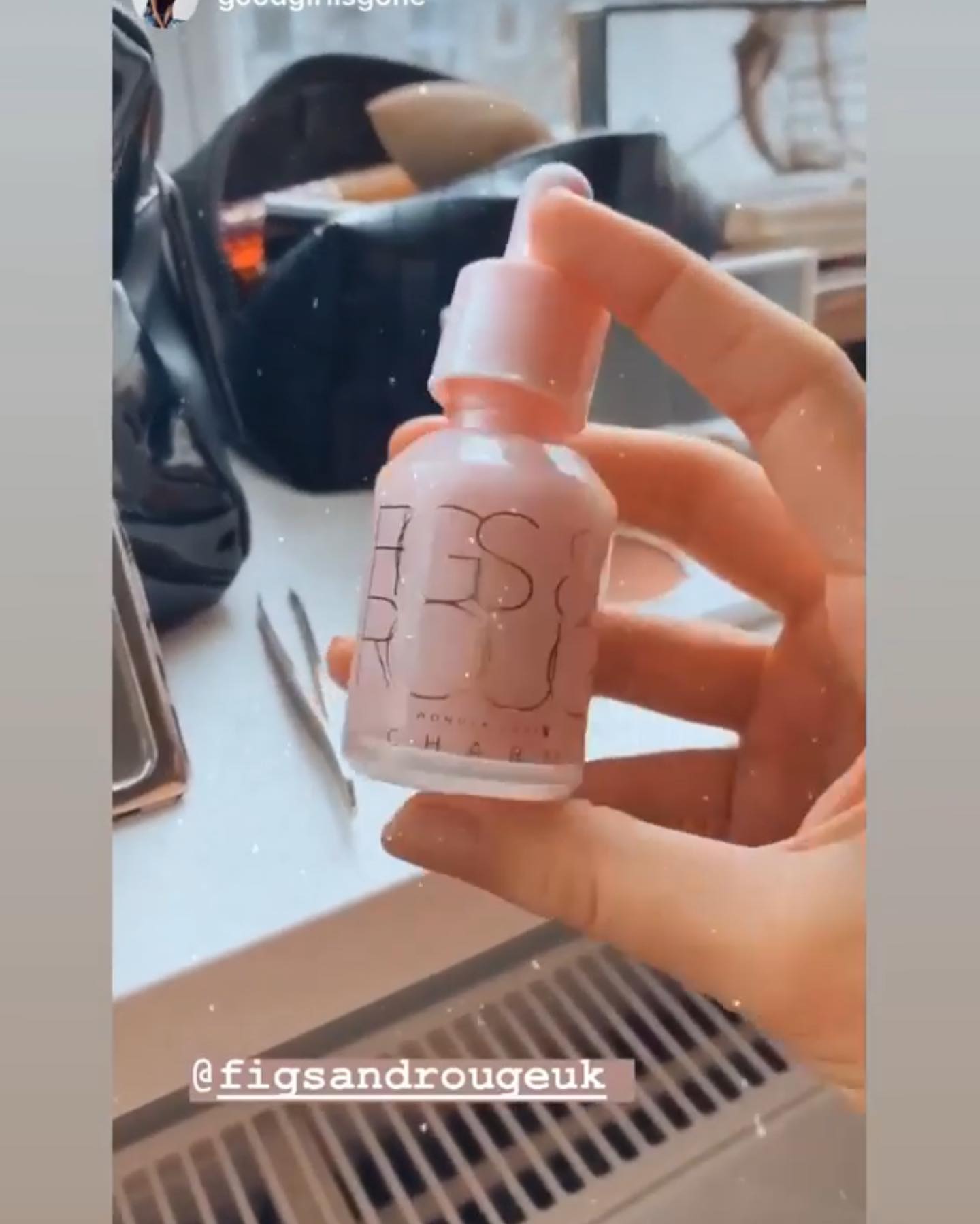 Wonder Love Charm from Figs & Rouge 💕 Vegan PETA Approved skincare Love your complexion. GLOW, REVITALISE, SMOOTH & HYDRATE with every drop 🌟
#veganskincare #veganskincareproducts #veganskincareformen #veganskincareuk #figsandrouge #peta #onepercentfortheplanet #skincare #skincareroutine #skincareaddict #skincareproducts #skincareaman #skincareluxury #skincarejunkie #skincaretips #skincaremurah #skincareblogger #skincarecommunity #skincarebpom